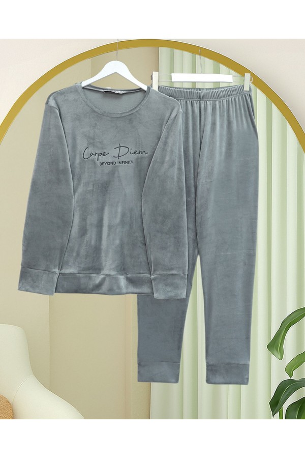 طقم بيجامة مخملية فرنسية مع نص منقوش -اللون الرمادي