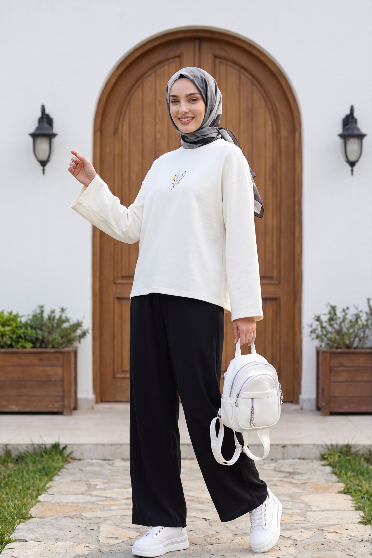 Elasticated Waist, Drawstring, Pockets, Wide Leg Summer Linen Trousers -Black