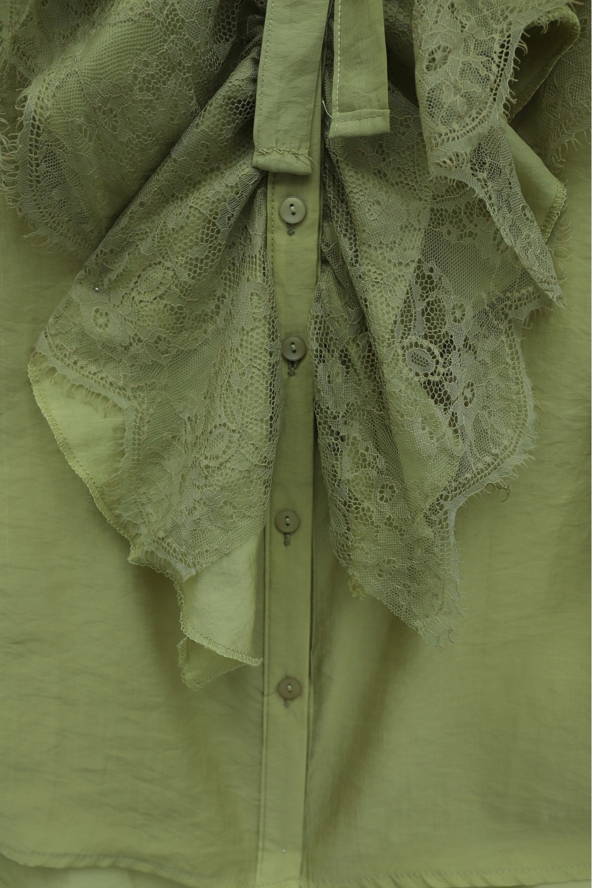 Yakası Bağcıklı Fırfırlı Dantel Detaylı Arkası Uzun Cupra Gömlek  -Yağ Yeşili