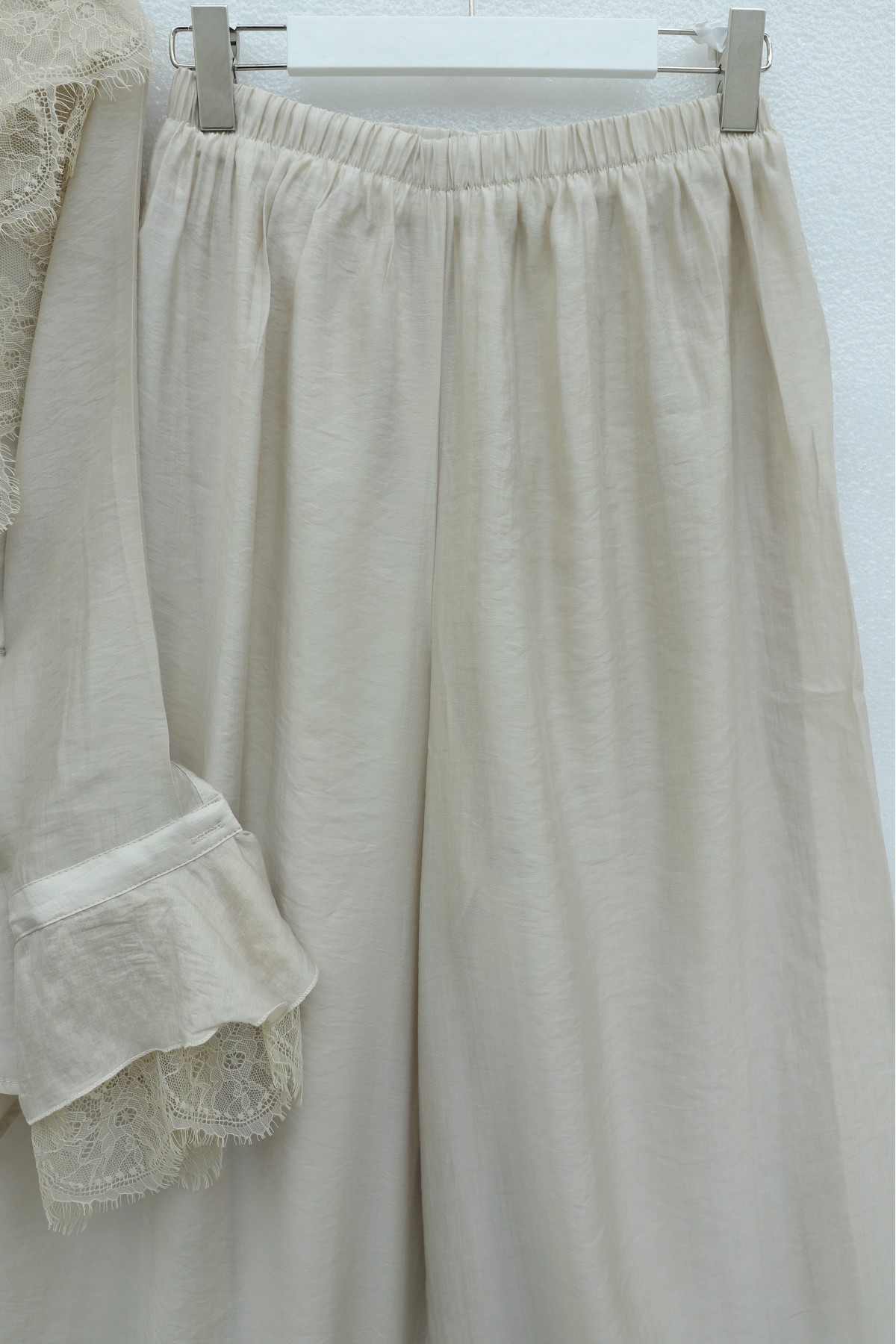 Yakası Bağlamalı Dantelli Fırfırlı Kemerli Pantolonu Astarlı Cupra Takım  -Taş