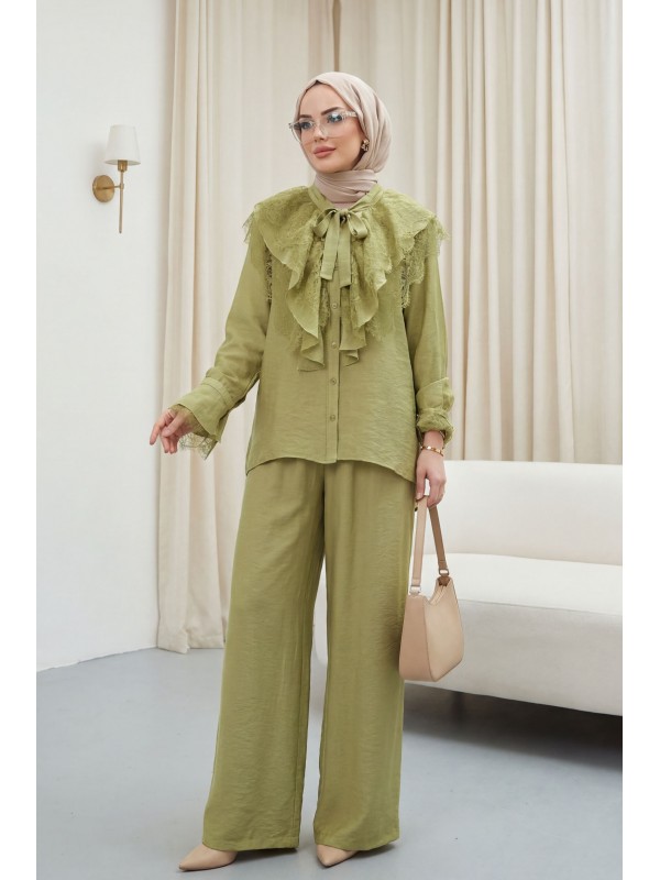 Yakası Bağlamalı Dantelli Fırfırlı Kemerli Pantolonu Astarlı Cupra Takım  -Zeytin