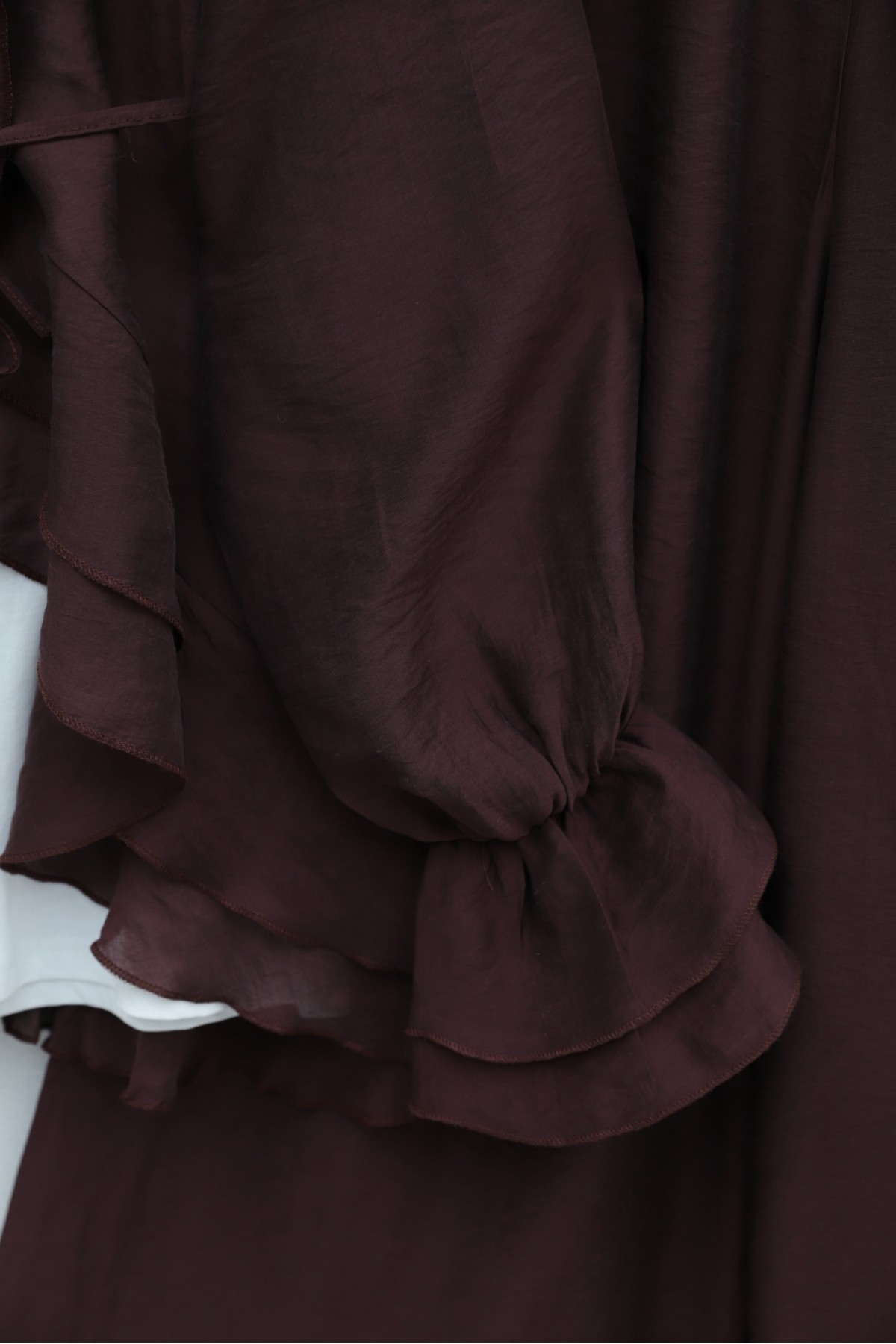 بدلة كوبرا برباط أمامي، وياقة مطوية، وأساور مطاطية، وبنطال مبطن -لون الخوخ