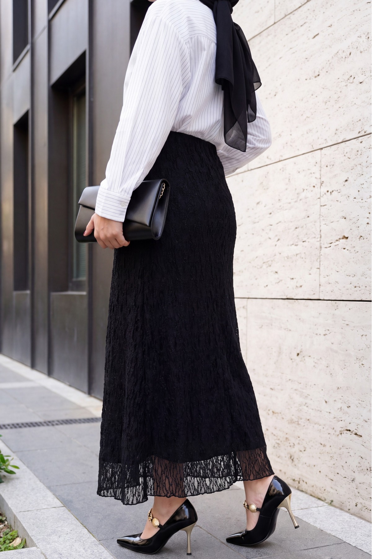 Lace-Detail Skirt with Elastic Waist and Lining -Black