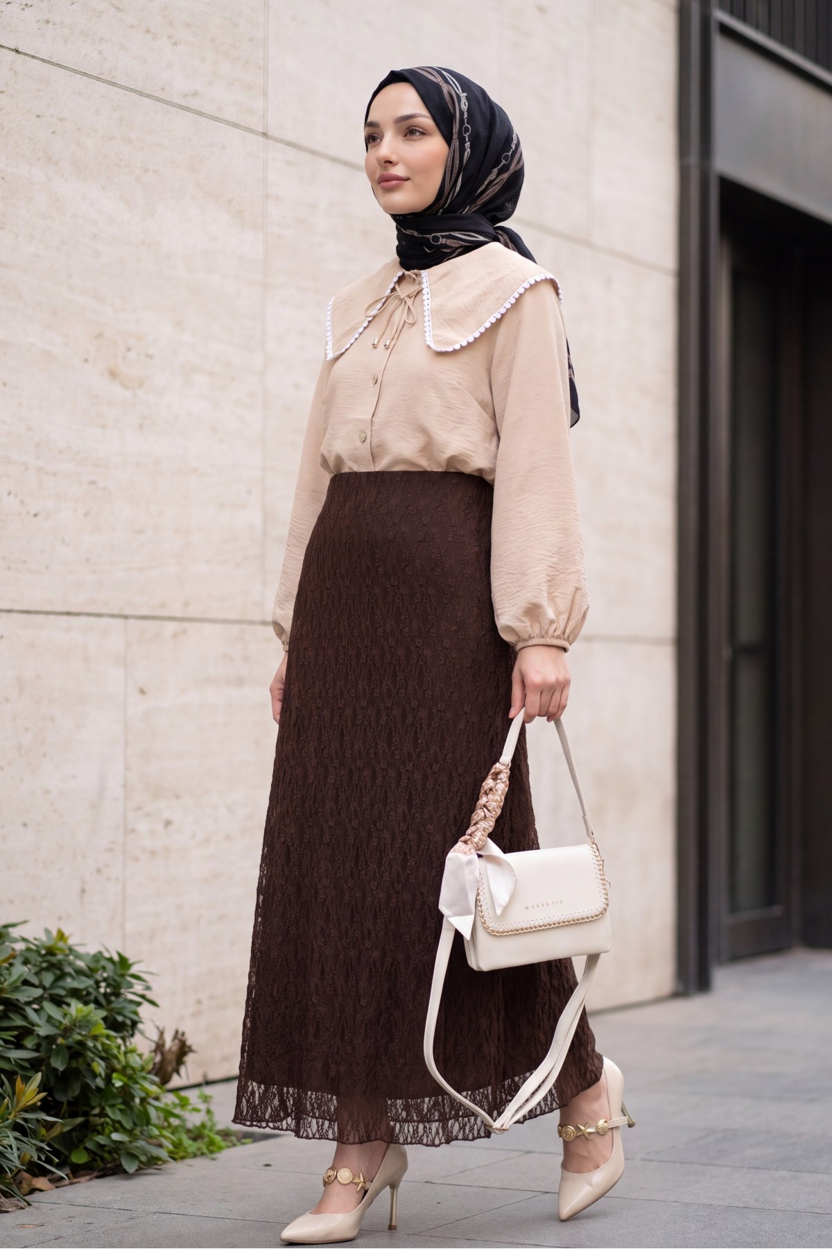 Lace-Detail Skirt with Elastic Waist and Lining -Brown