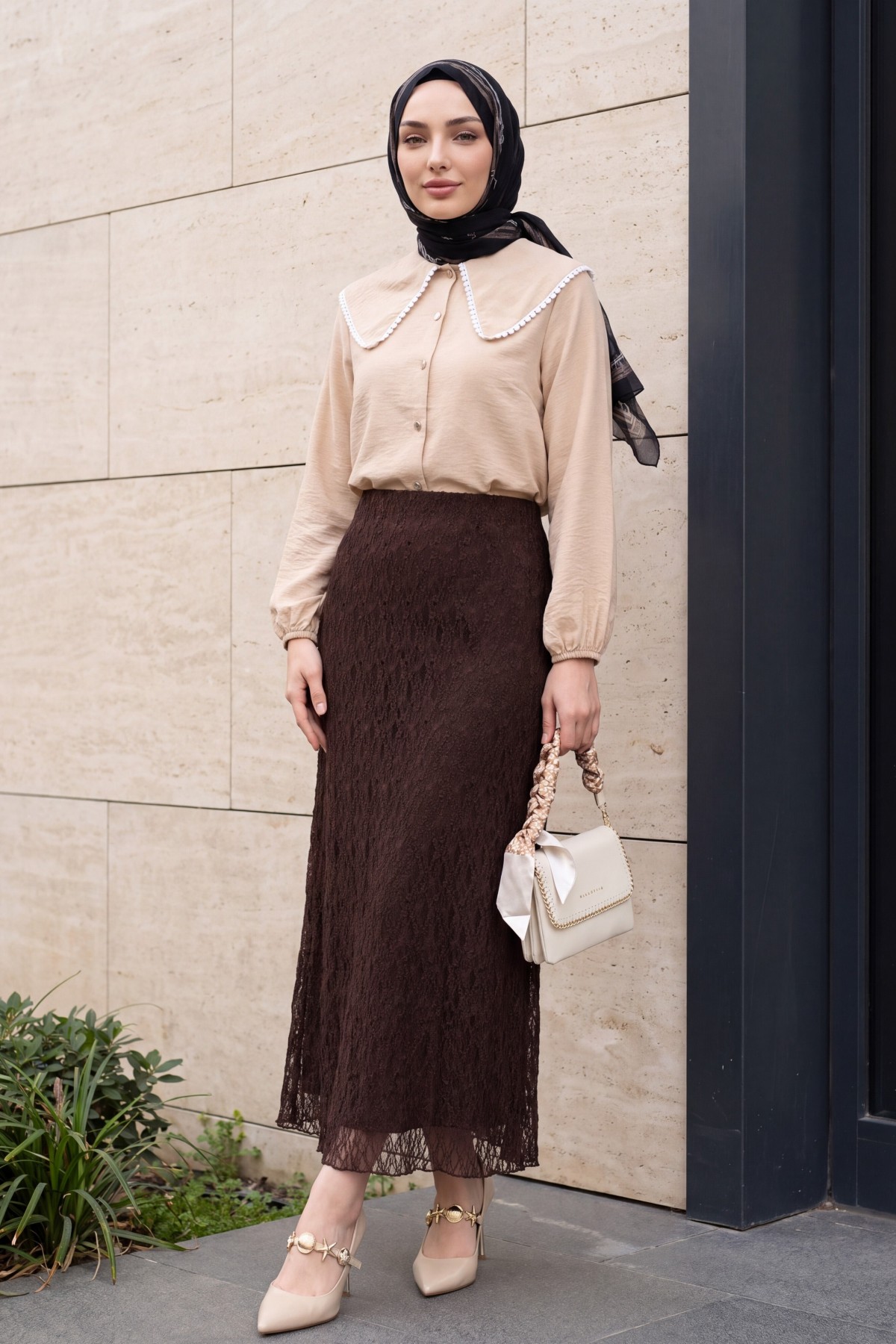 Lace-Detail Skirt with Elastic Waist and Lining -Brown