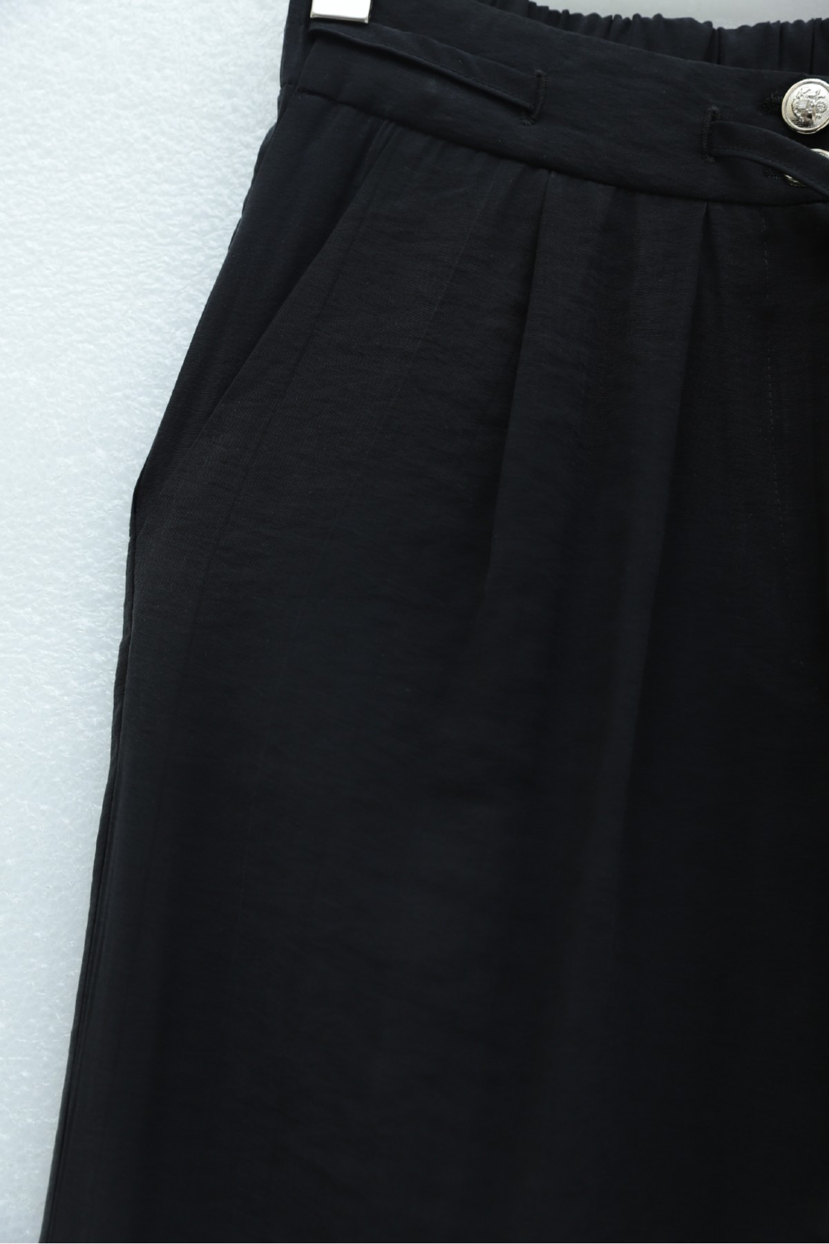 High-Waisted Tencel Pants with Drawstring Waist and Double Buttons -Black