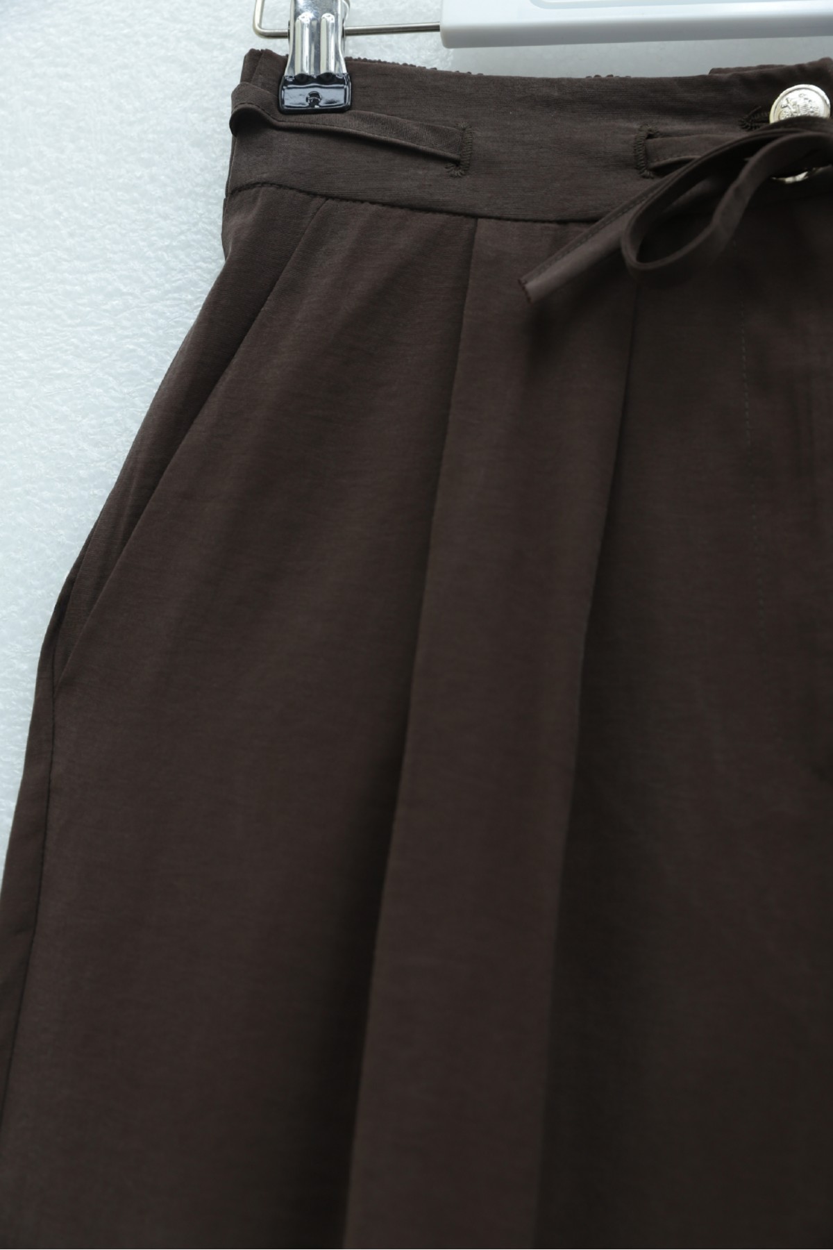 High-Waisted Tencel Pants with Drawstring Waist and Double Buttons -Brown