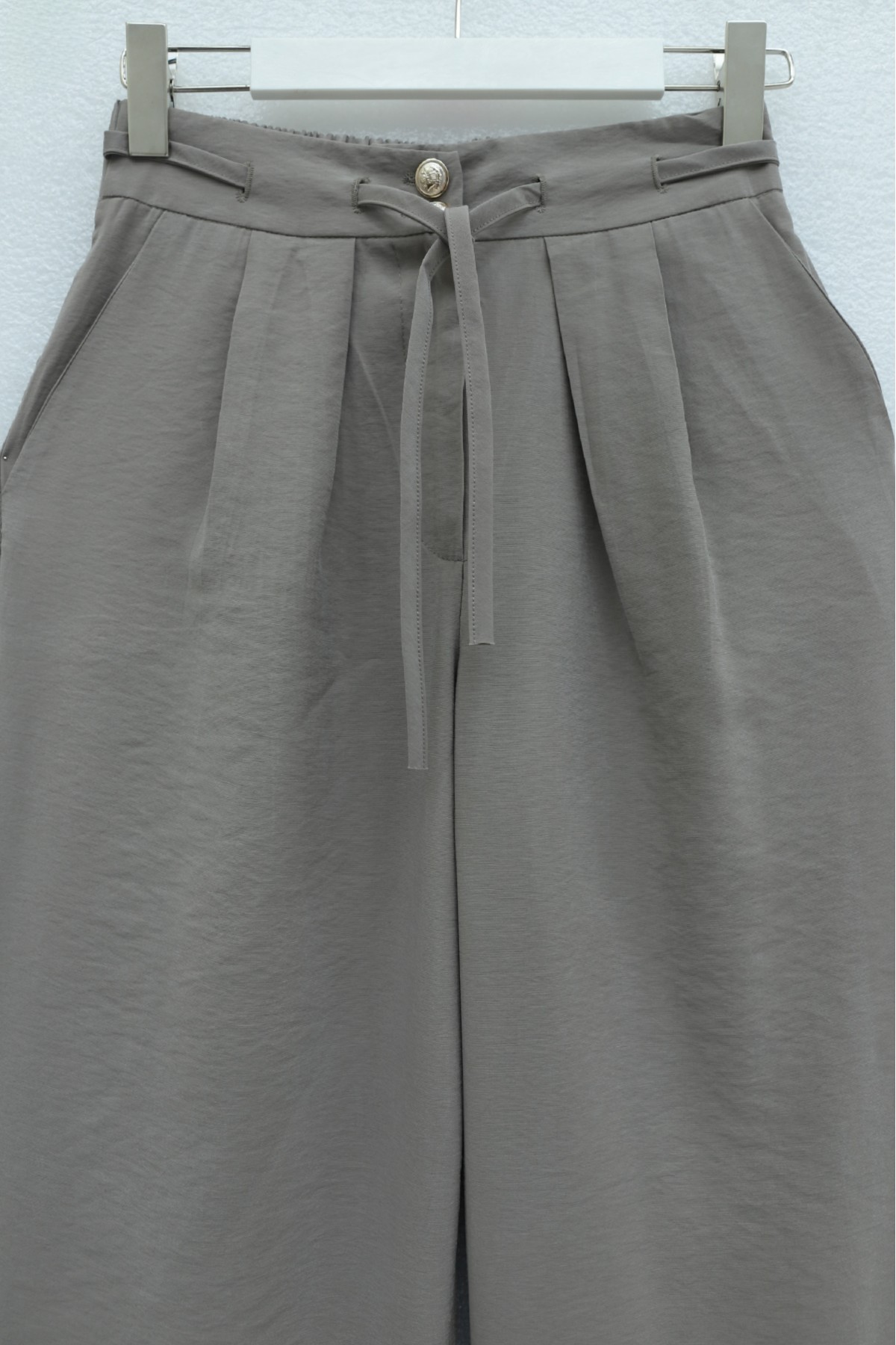 High-Waisted Tencel Pants with Drawstring Waist and Double Buttons -Mink color