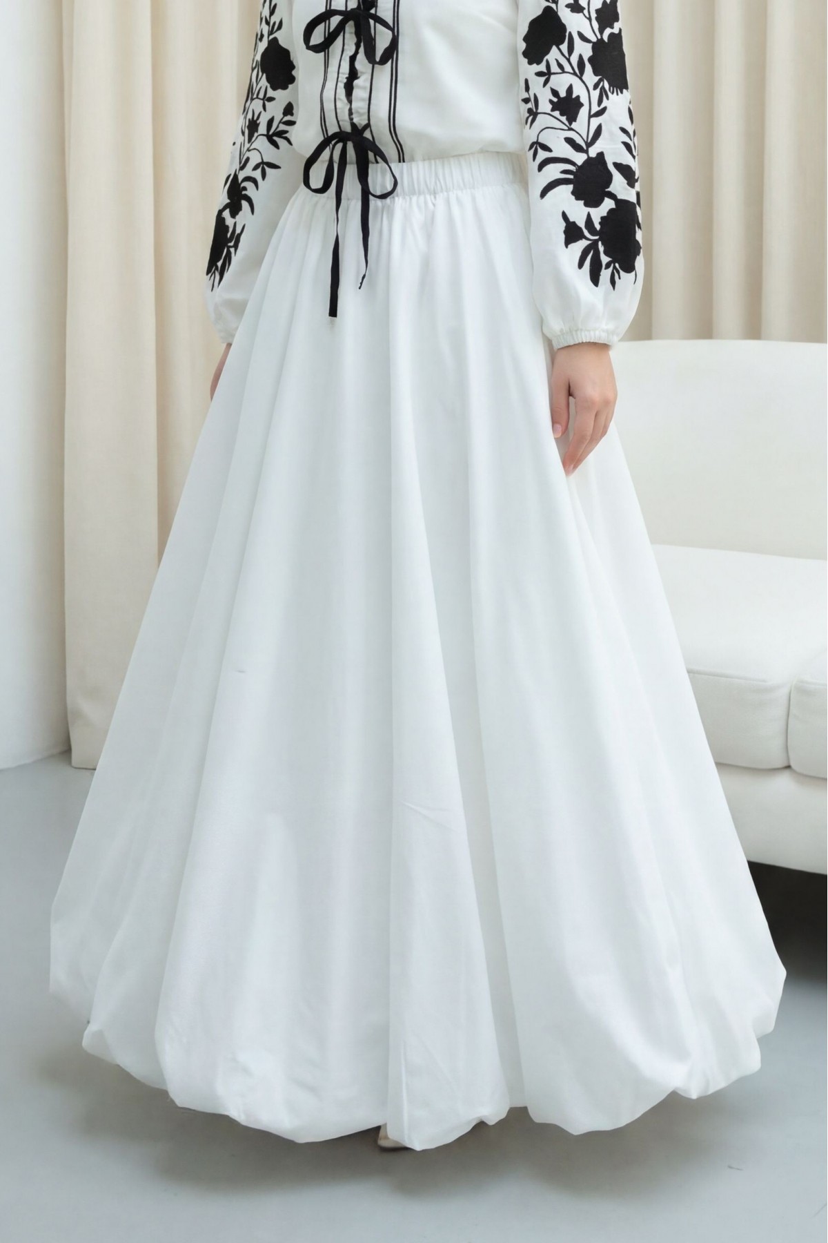 Lined Poplin Balloon Skirt with Elastic Waistband -White