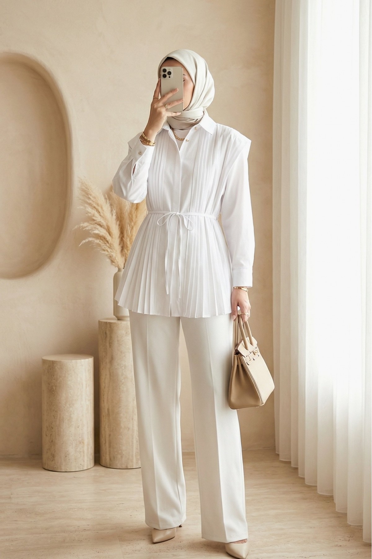 Önü ve Sırtı Pilise Detaylı Gizli Düğmeli Tasarım Gömlek -Beyaz