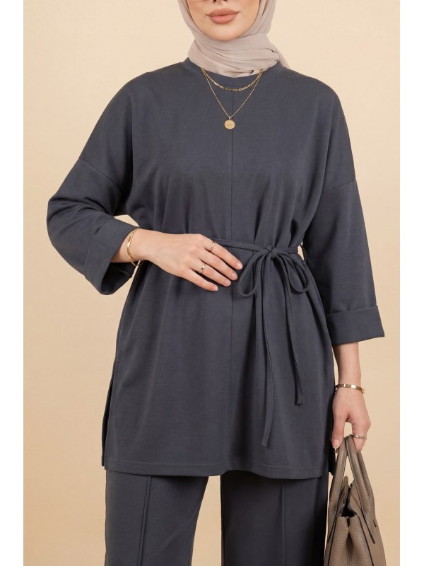 طقم أويشو بفتحة جانبية، وخصر برباط، وأكمام قابلة للطي  -لون مدخن