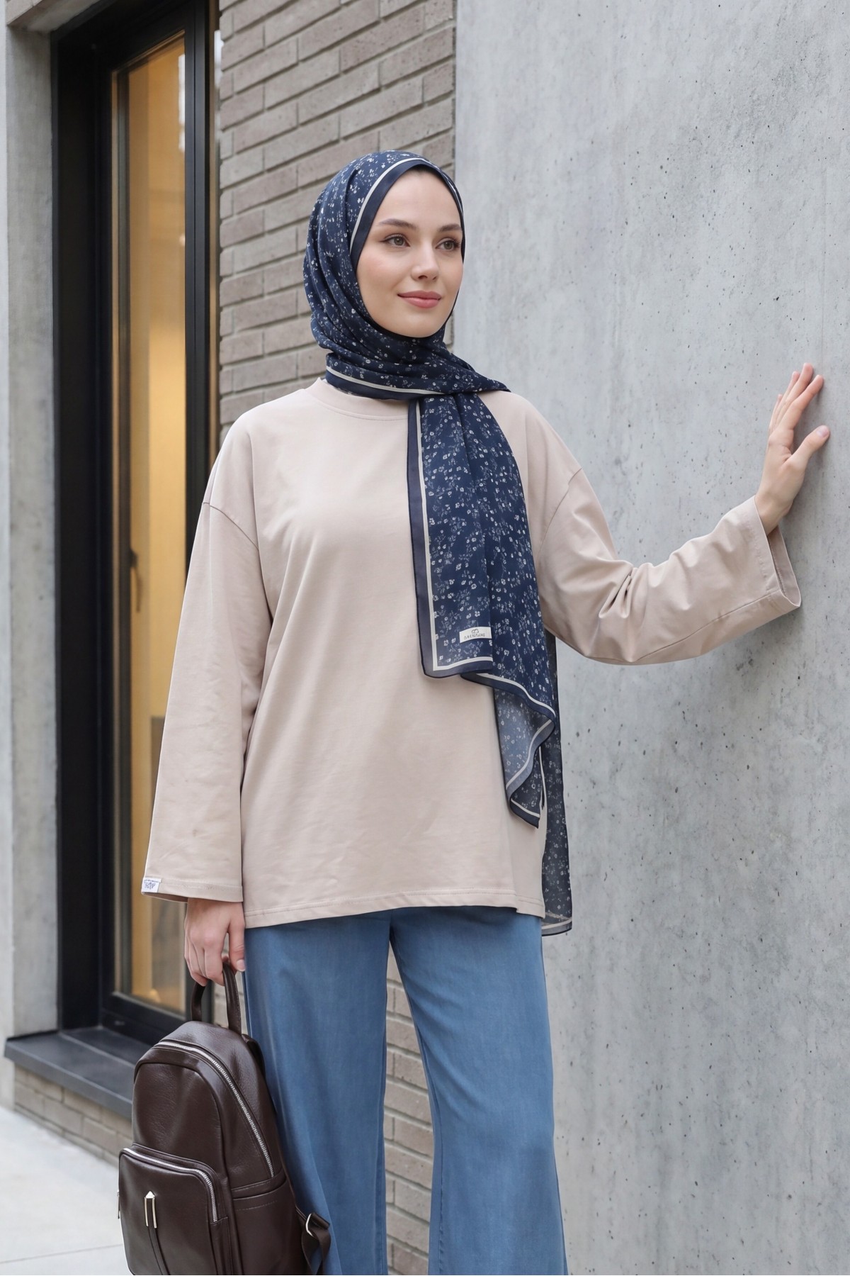 سويت شيرت قطني واسع بأكمام طويلة ورقبة دائرية -حجر