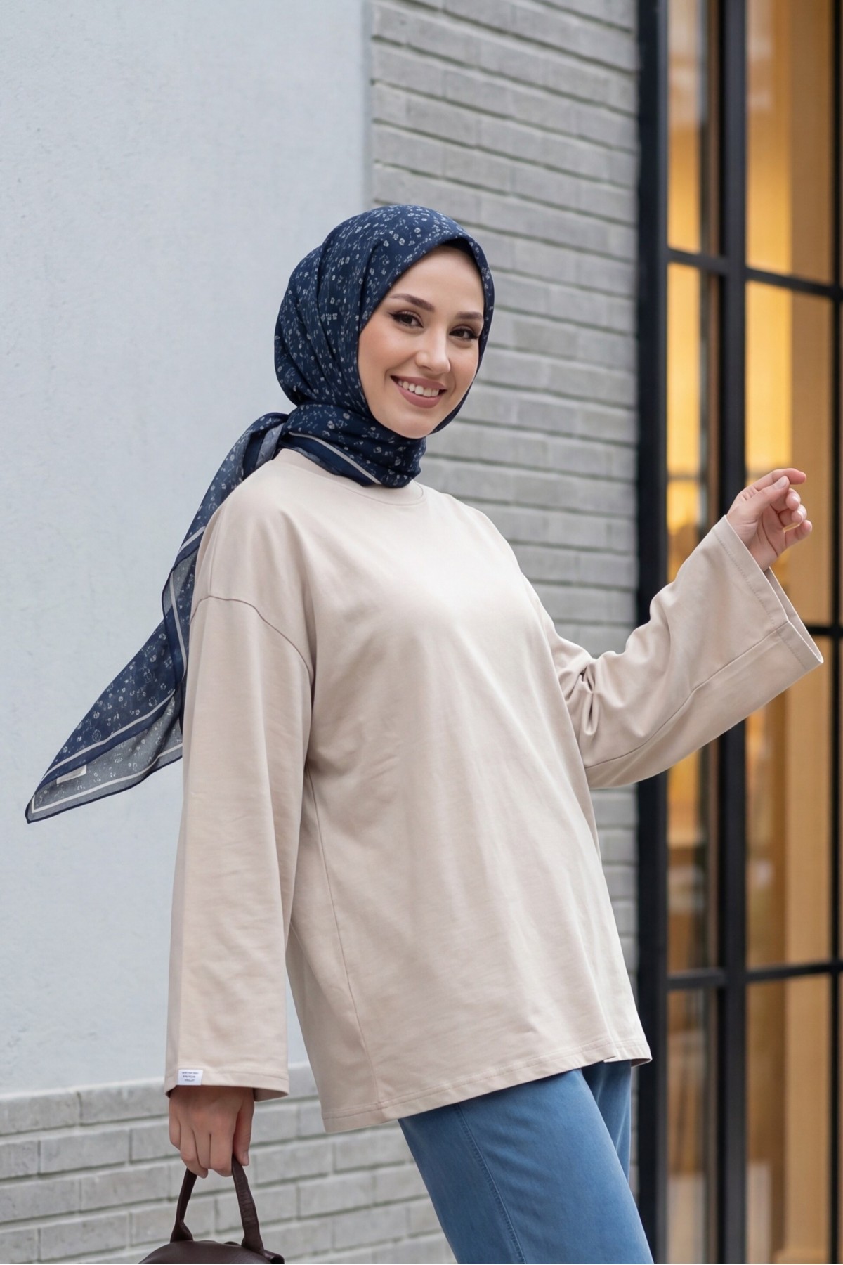 سويت شيرت قطني واسع بأكمام طويلة ورقبة دائرية -حجر