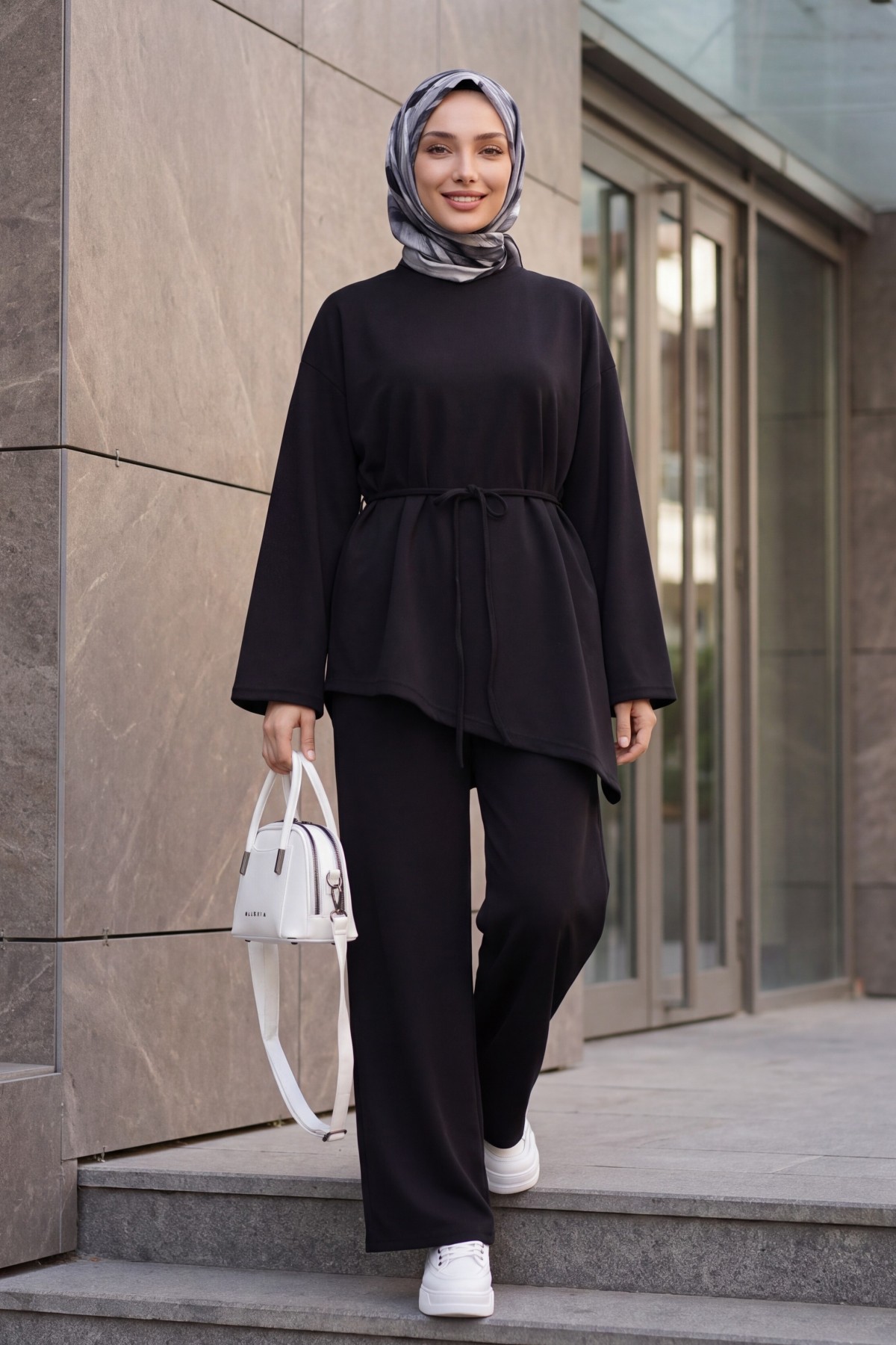 Asimetrik Kesim Beli Kemerli Pantolonlu Oversize Penye Takım -Siyah