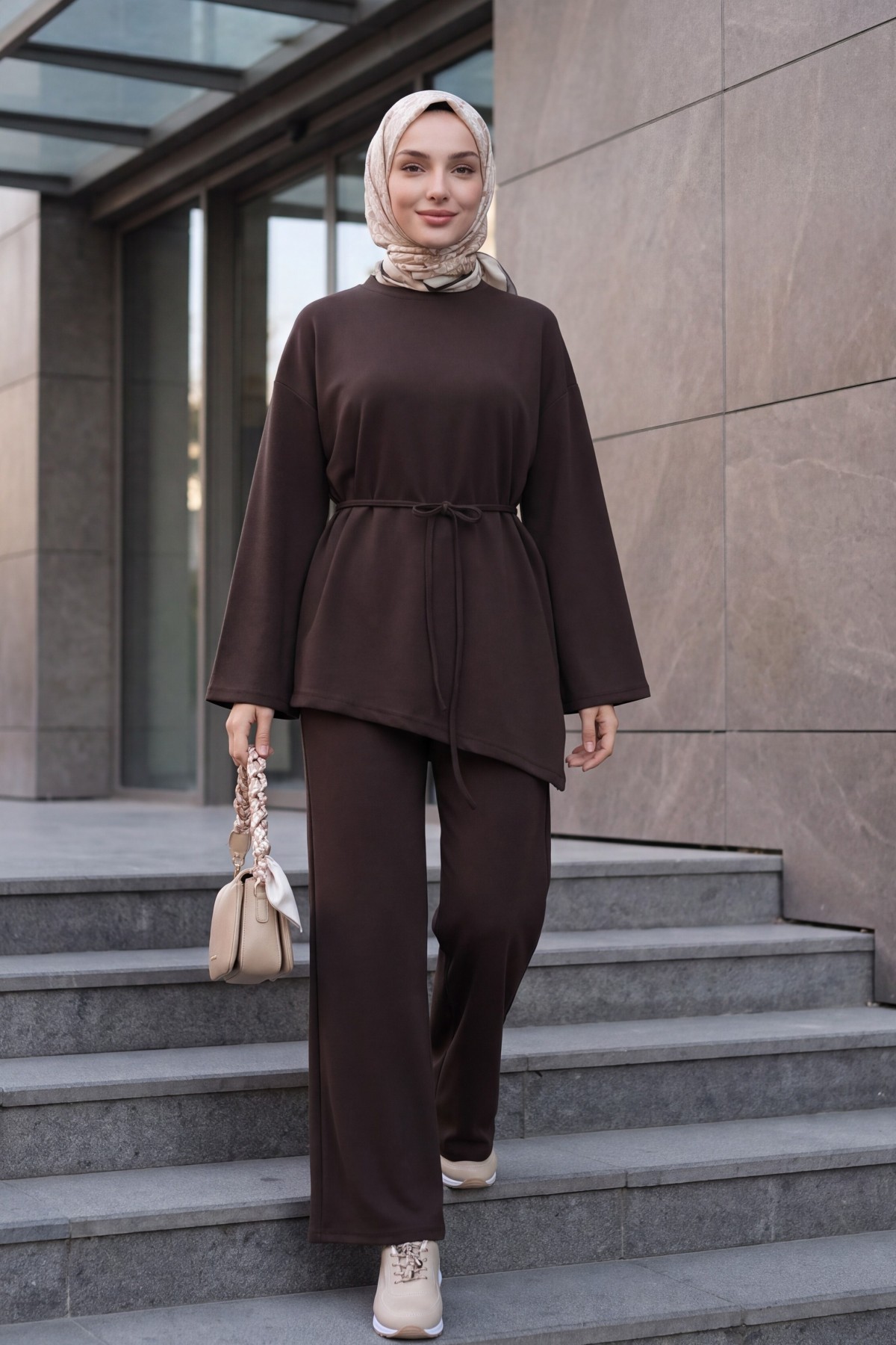 Asimetrik Kesim Beli Kemerli Pantolonlu Oversize Penye Takım -Kahverengi