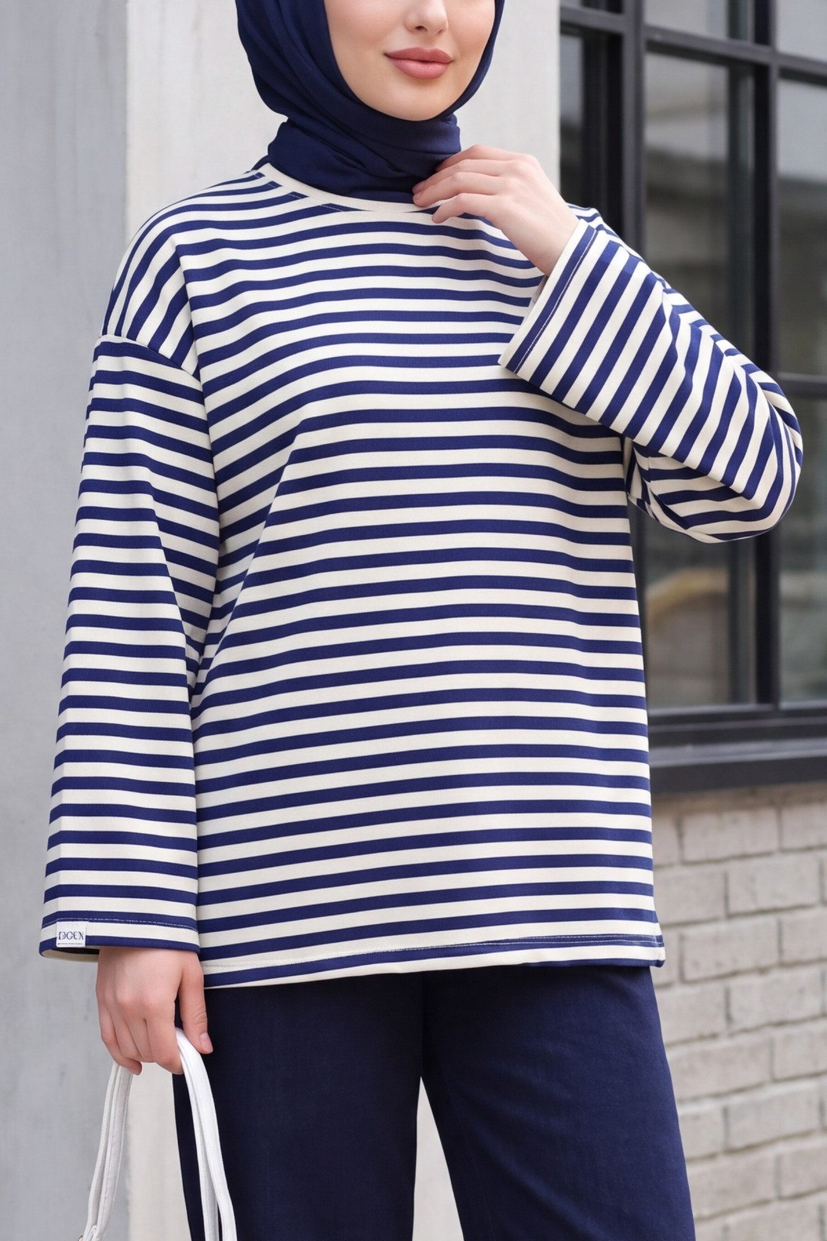 Oversized Crew-Neck Sweatshirt with Thick Stripes and Stretch Fabric -Navy blue