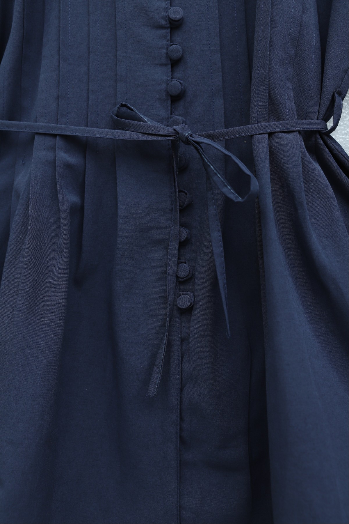 Poplin Shirt with Belted, Elasticated Cuffs, Button Front, and Fold Detail -Navy blue