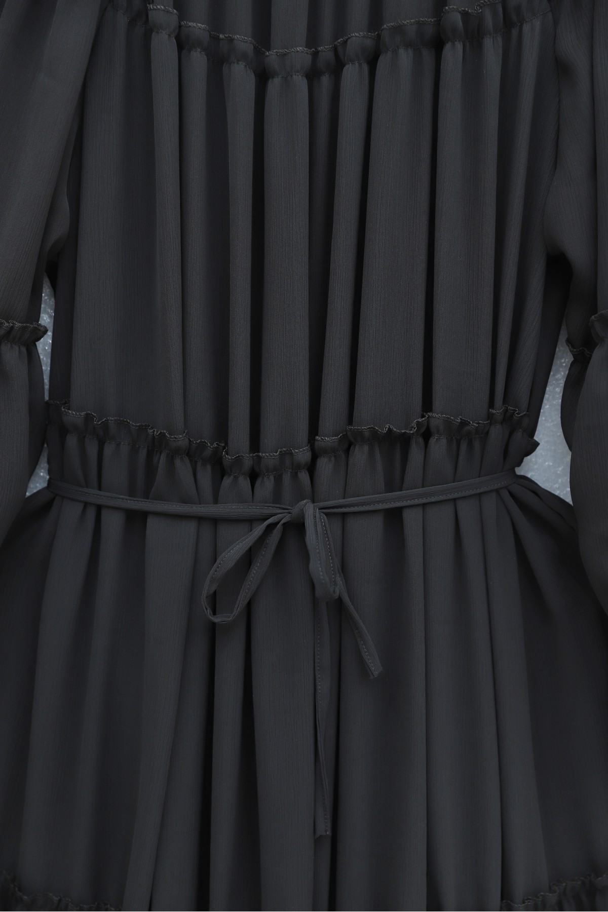 Yuvarlak Yaka Balon Kol Parçalı Astarlı Şifon Elbise -Siyah