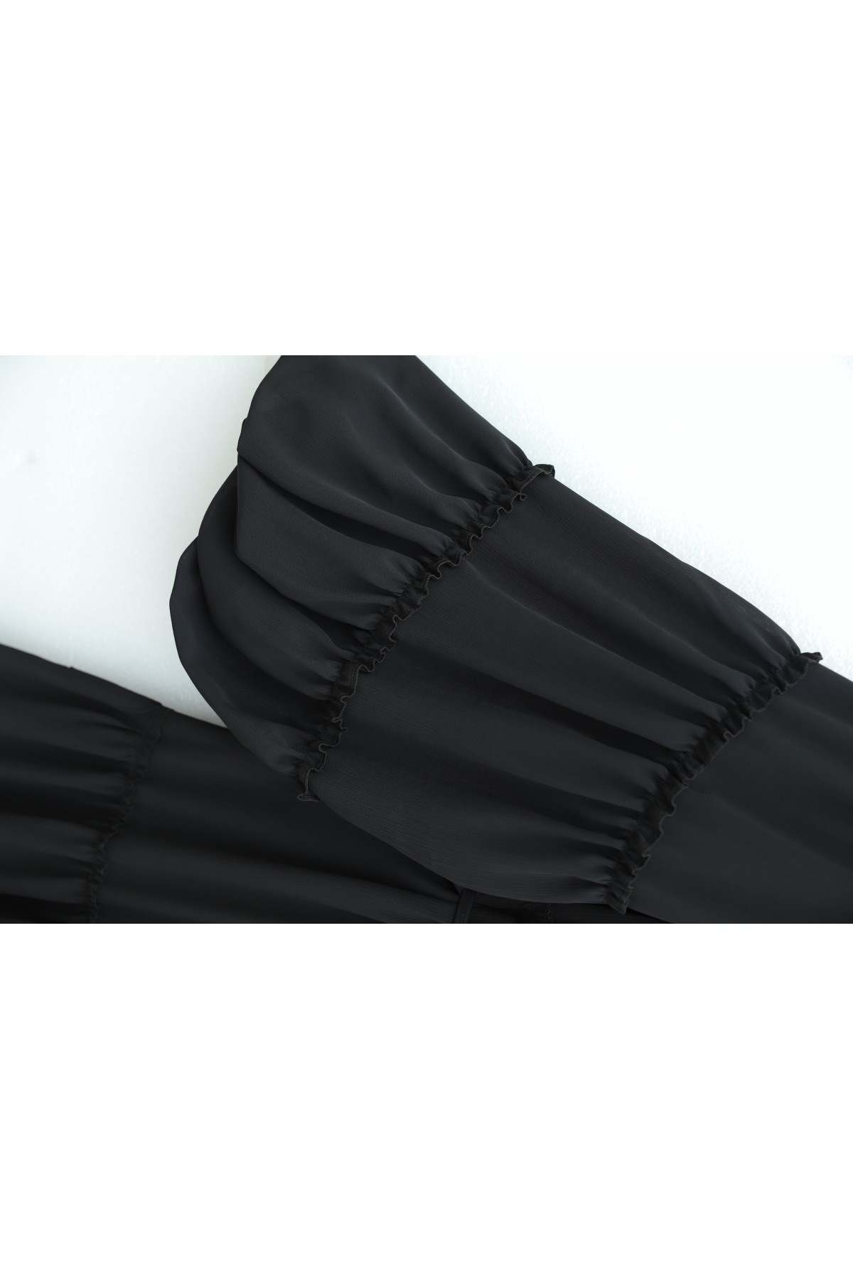 Yuvarlak Yaka Balon Kol Parçalı Astarlı Şifon Elbise -Siyah