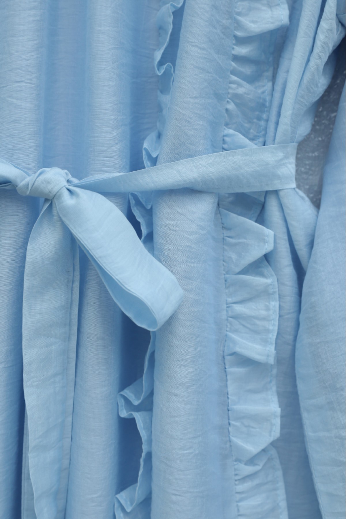 Önü Fırfırlı Beli Kemerli Kolu Lastikli Astarlı Cupra Elbise -Bebe Mavi