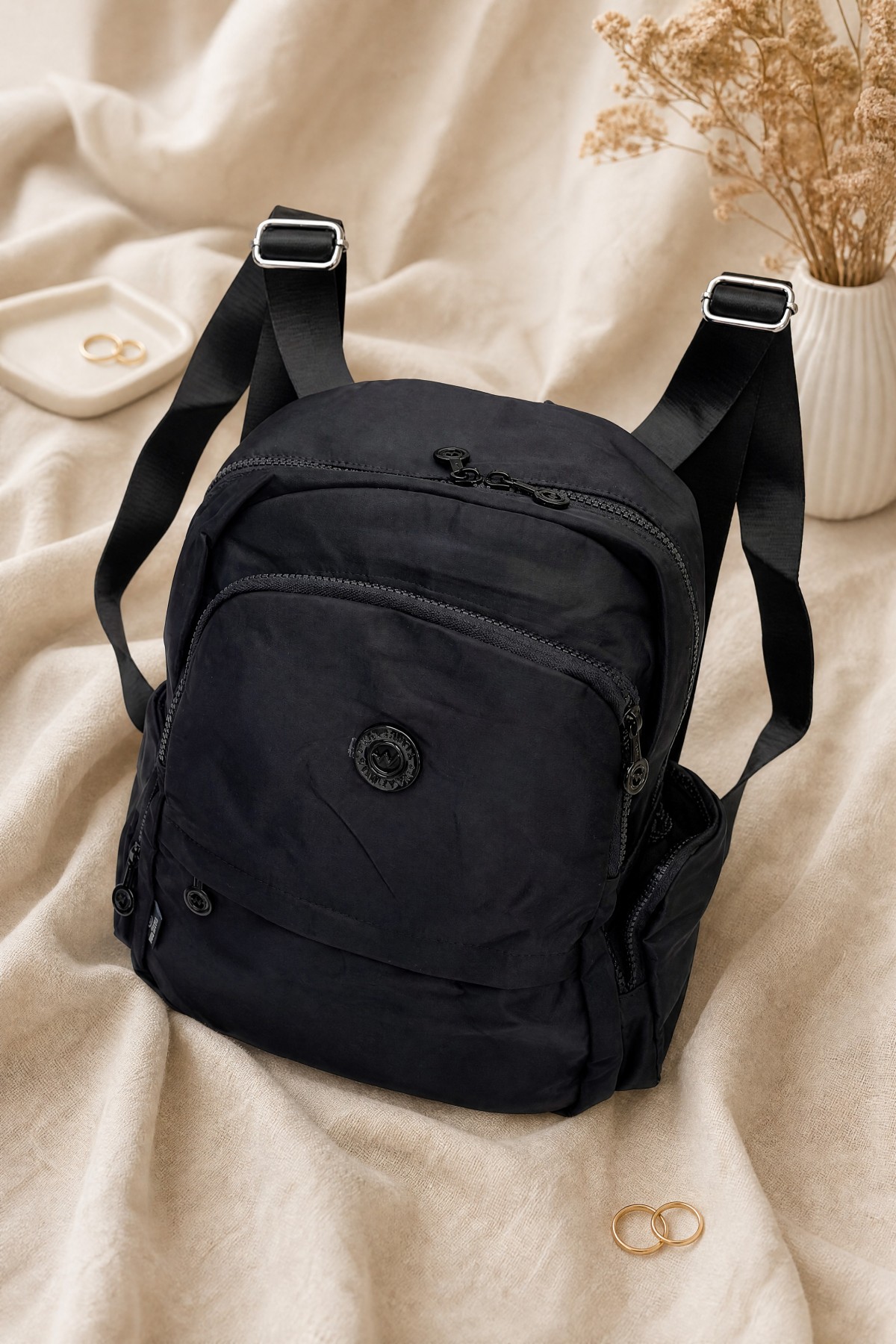 Multi-Compartment Water-Repellent Casual Backpack -Black
