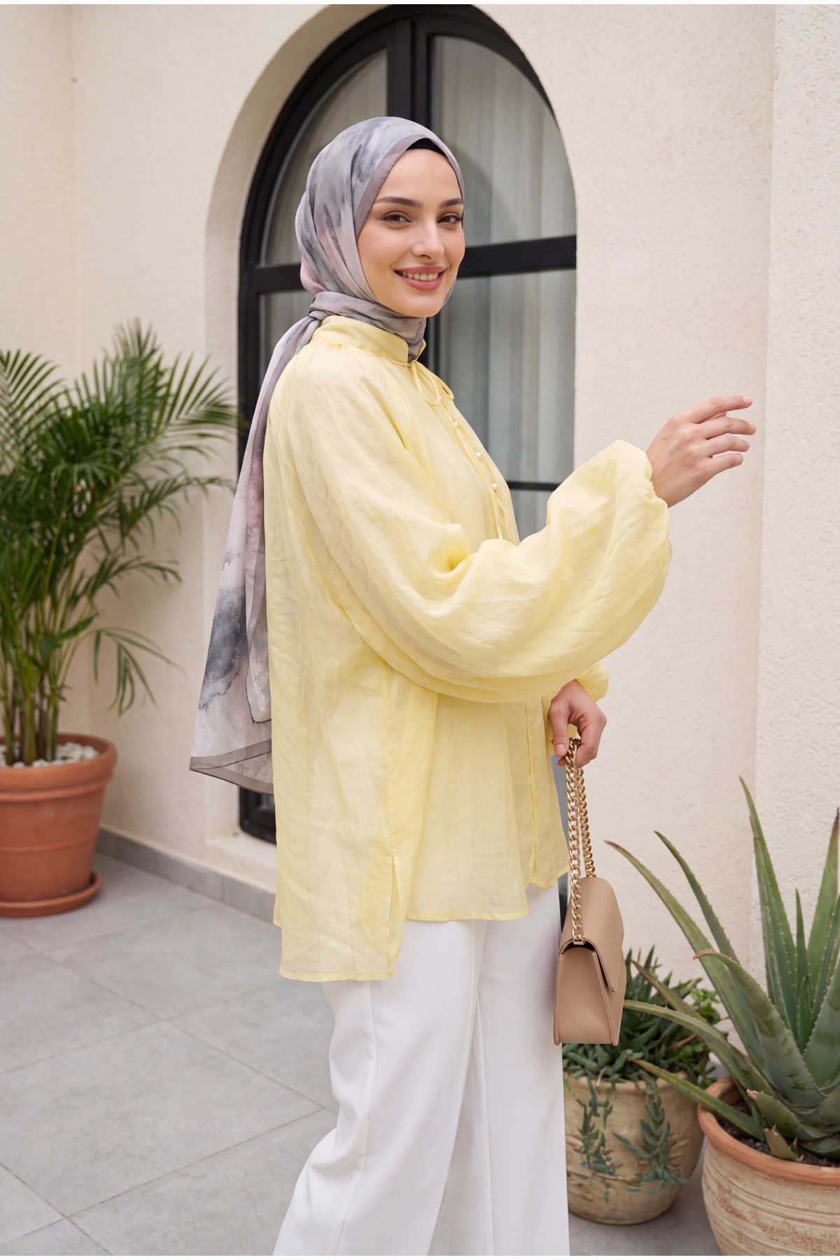 Yakası Bağlamalı Yarım Düğmeli Astarlı Oversize Tül Vual Bluz -Açık Sarı