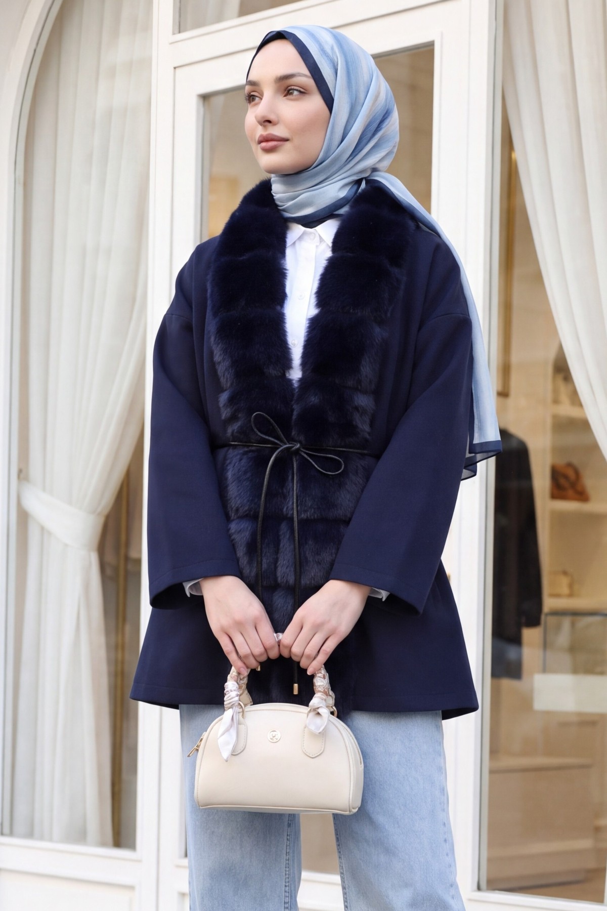 Wool-Blend Coat with Belt, Pockets, and Fur Detail -Navy blue