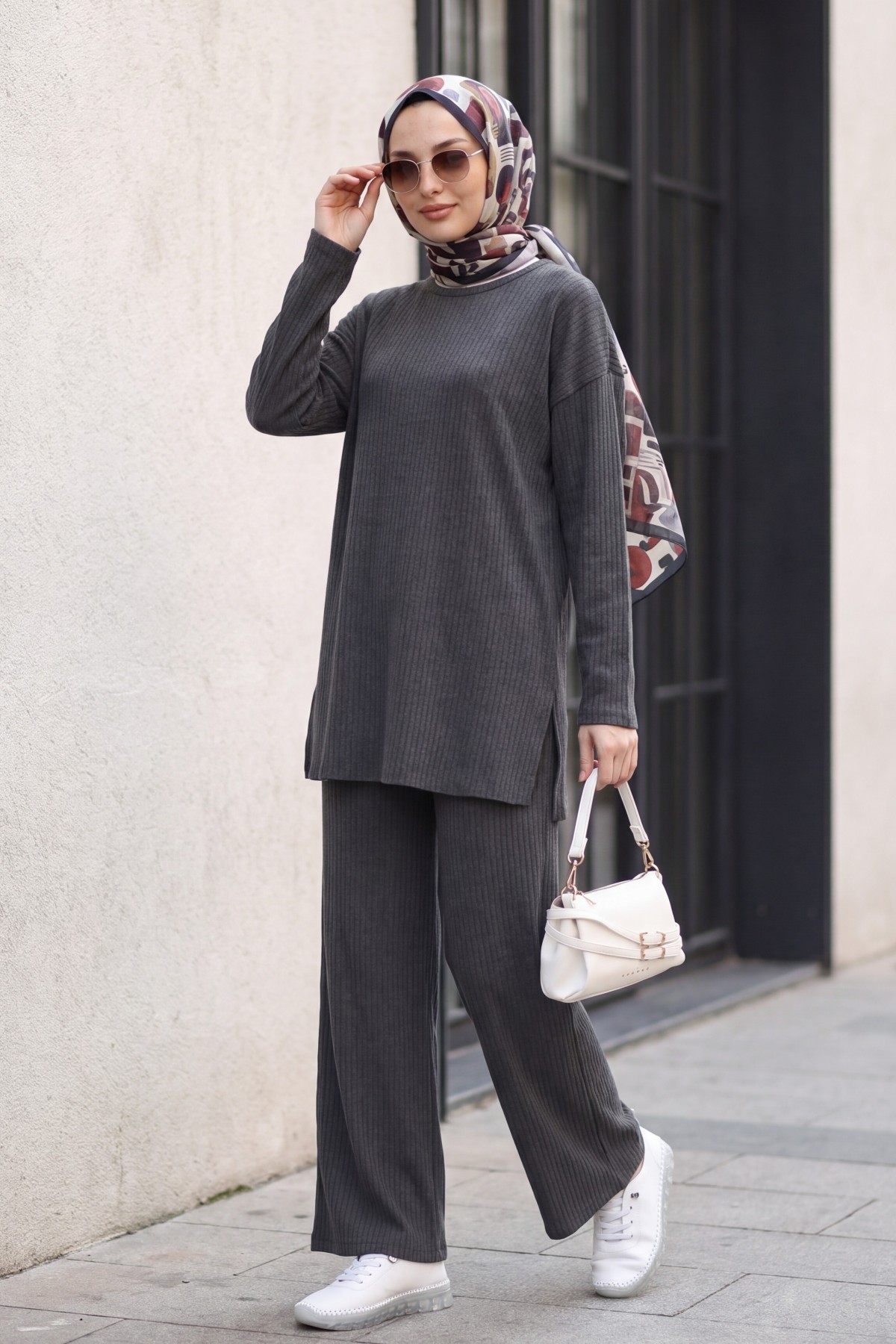 Ribbed Knit Set with Slit-Detail Crew-Neck Top and Trousers -Grey