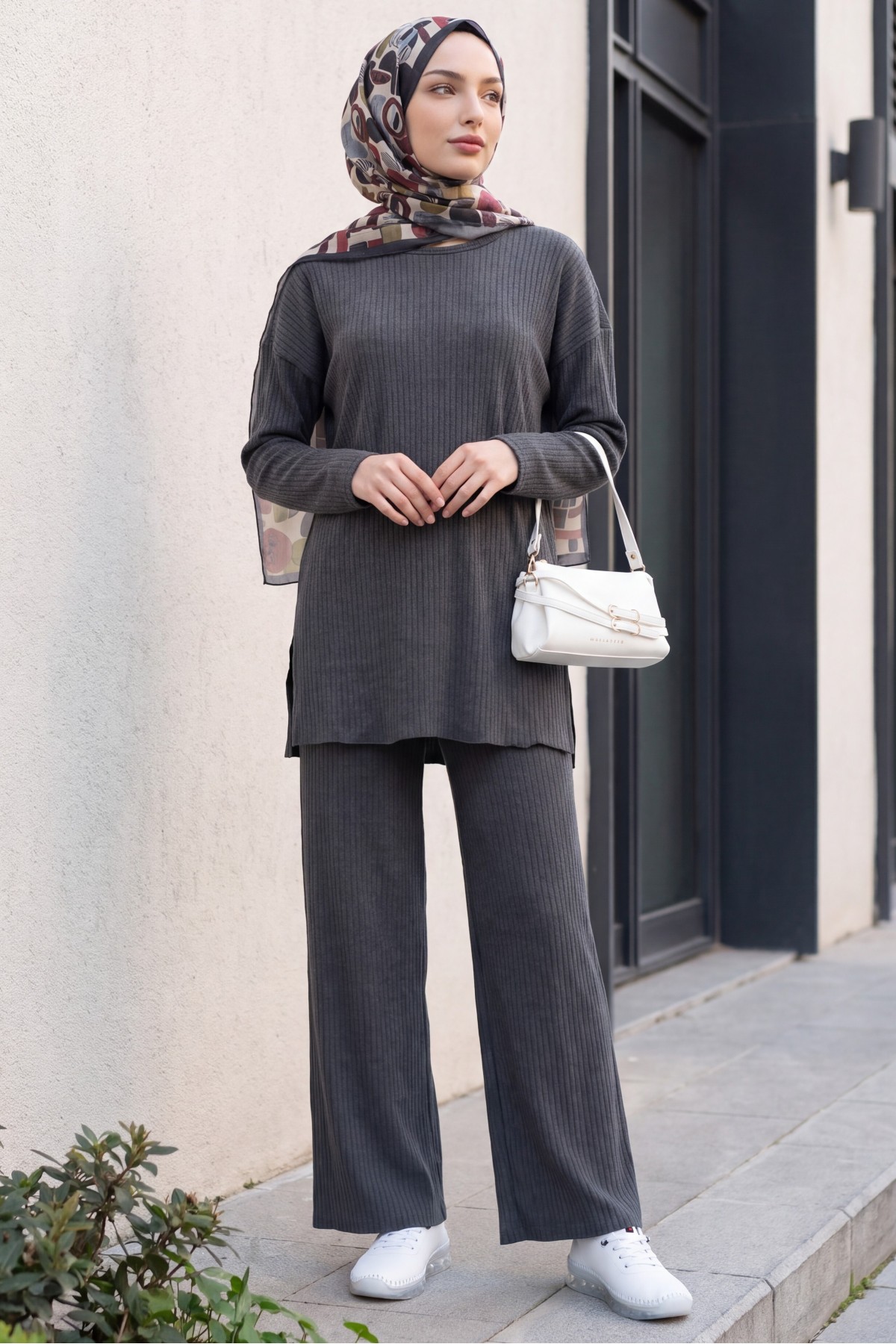 Ribbed Knit Set with Slit-Detail Crew-Neck Top and Trousers -Grey