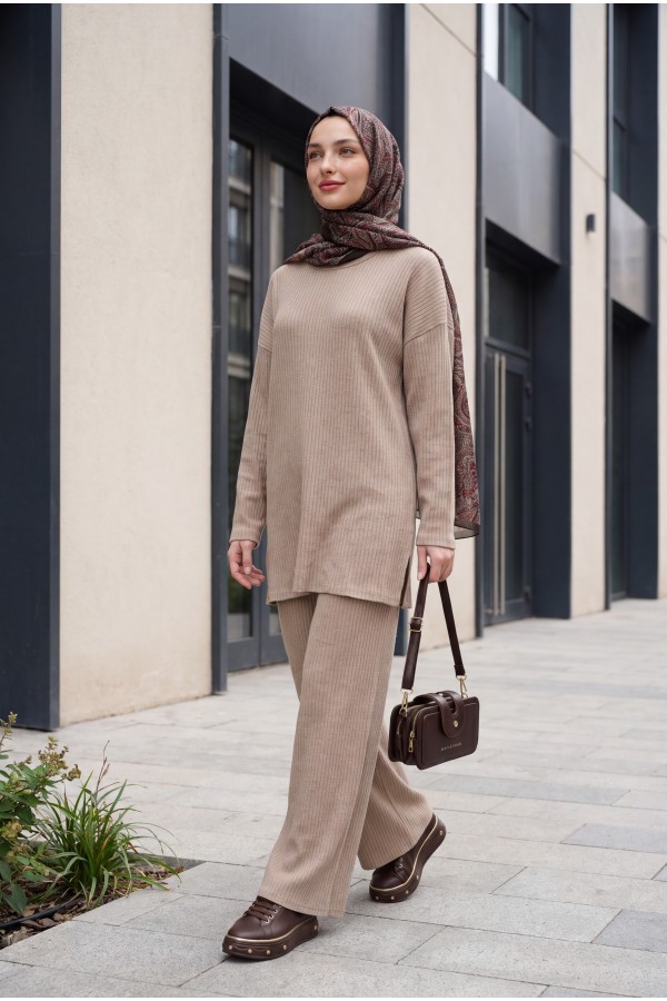 Ribbed Knit Set with Slit-Detail Crew-Neck Top and Trousers -Stone