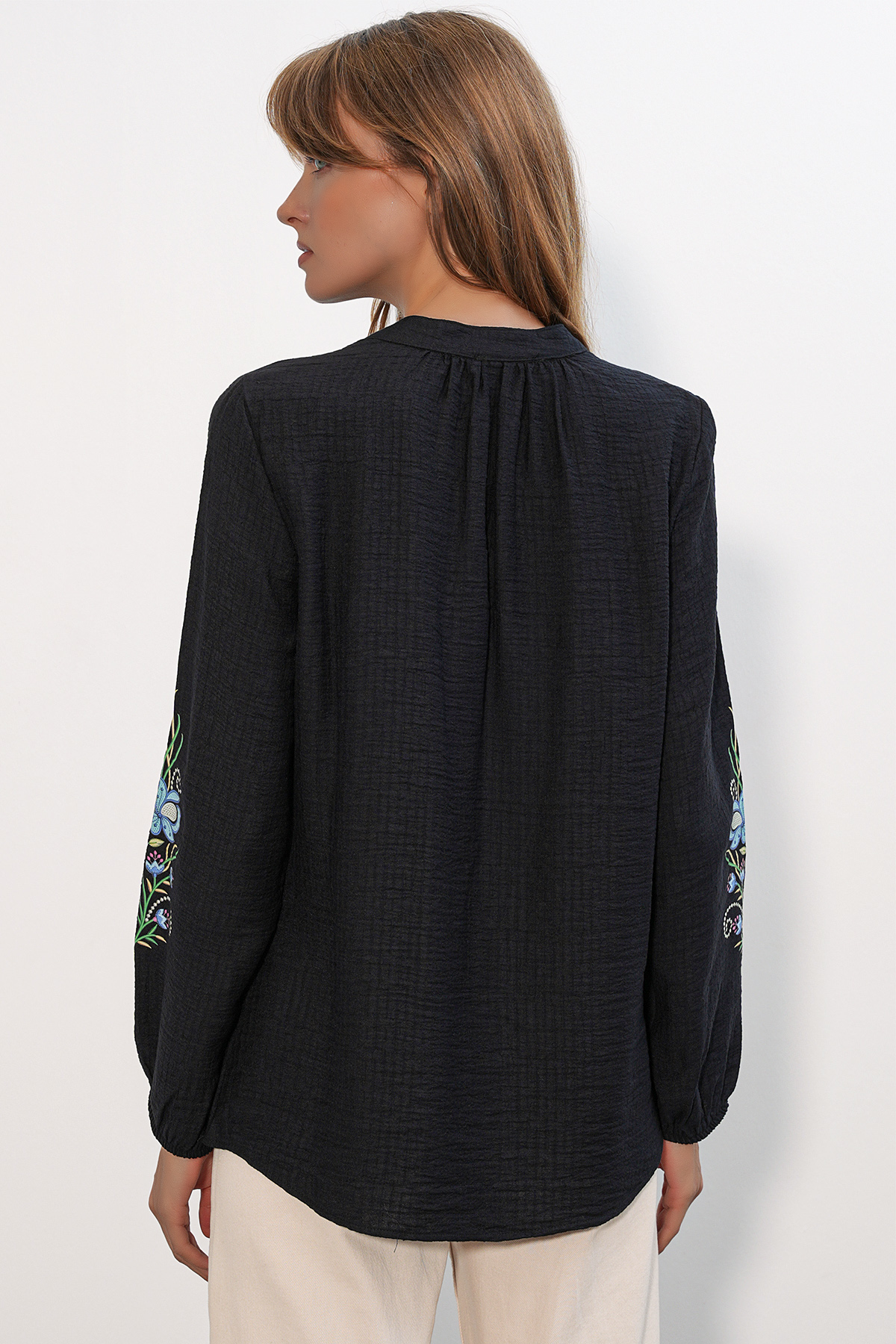Women's Embroidered Oversize Blouse 1000 