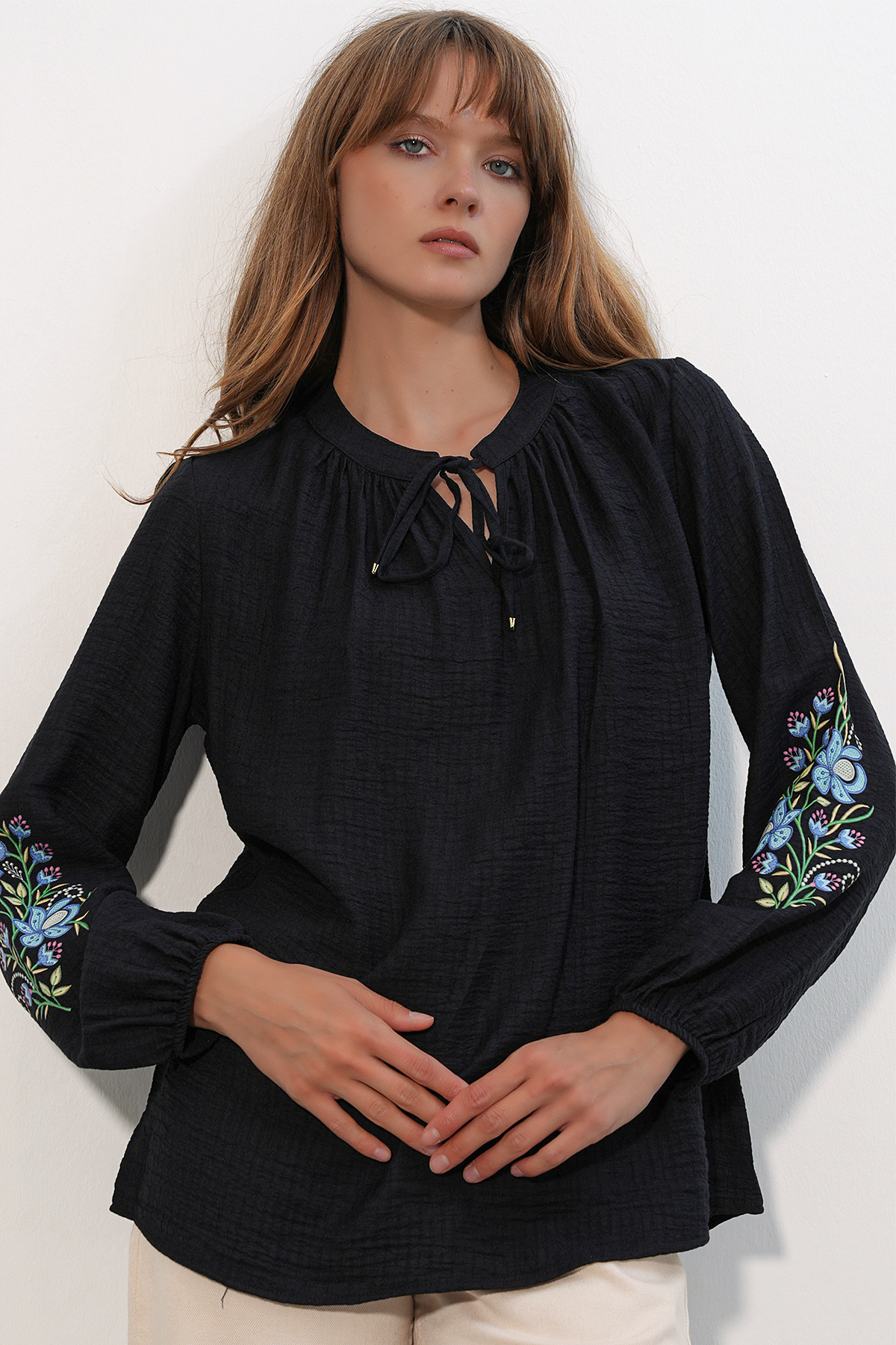 Women's Embroidered Oversize Blouse 1000 