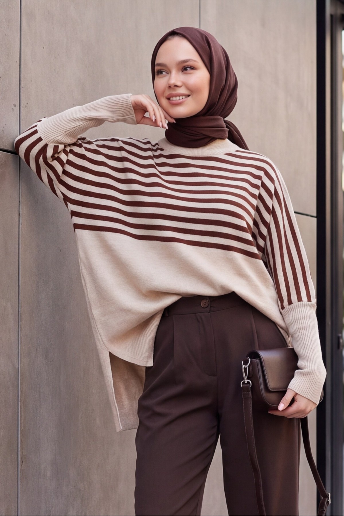 بلوزة نسائية مخططة واسعة 967 