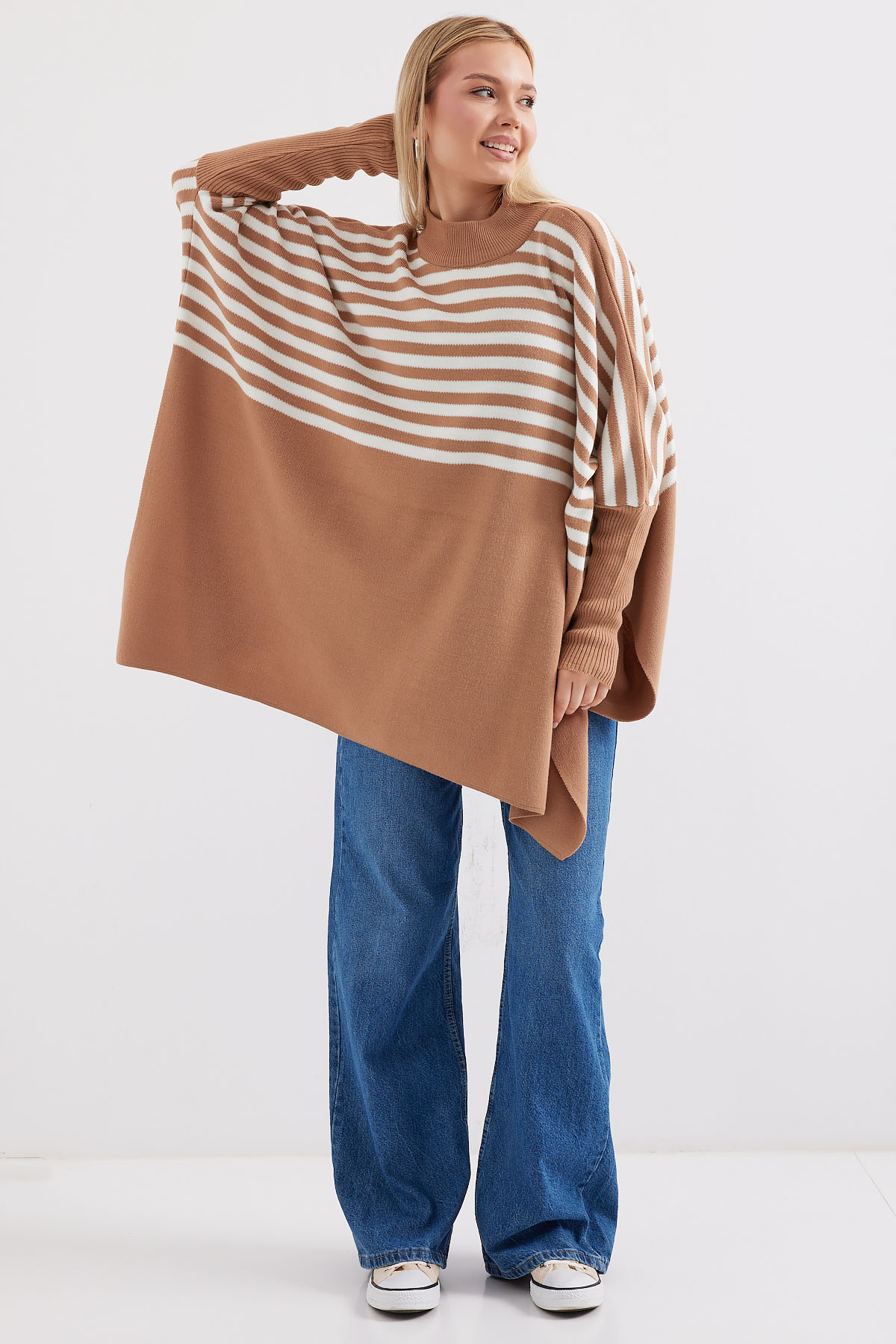 15783 Slit Poncho Sweater 