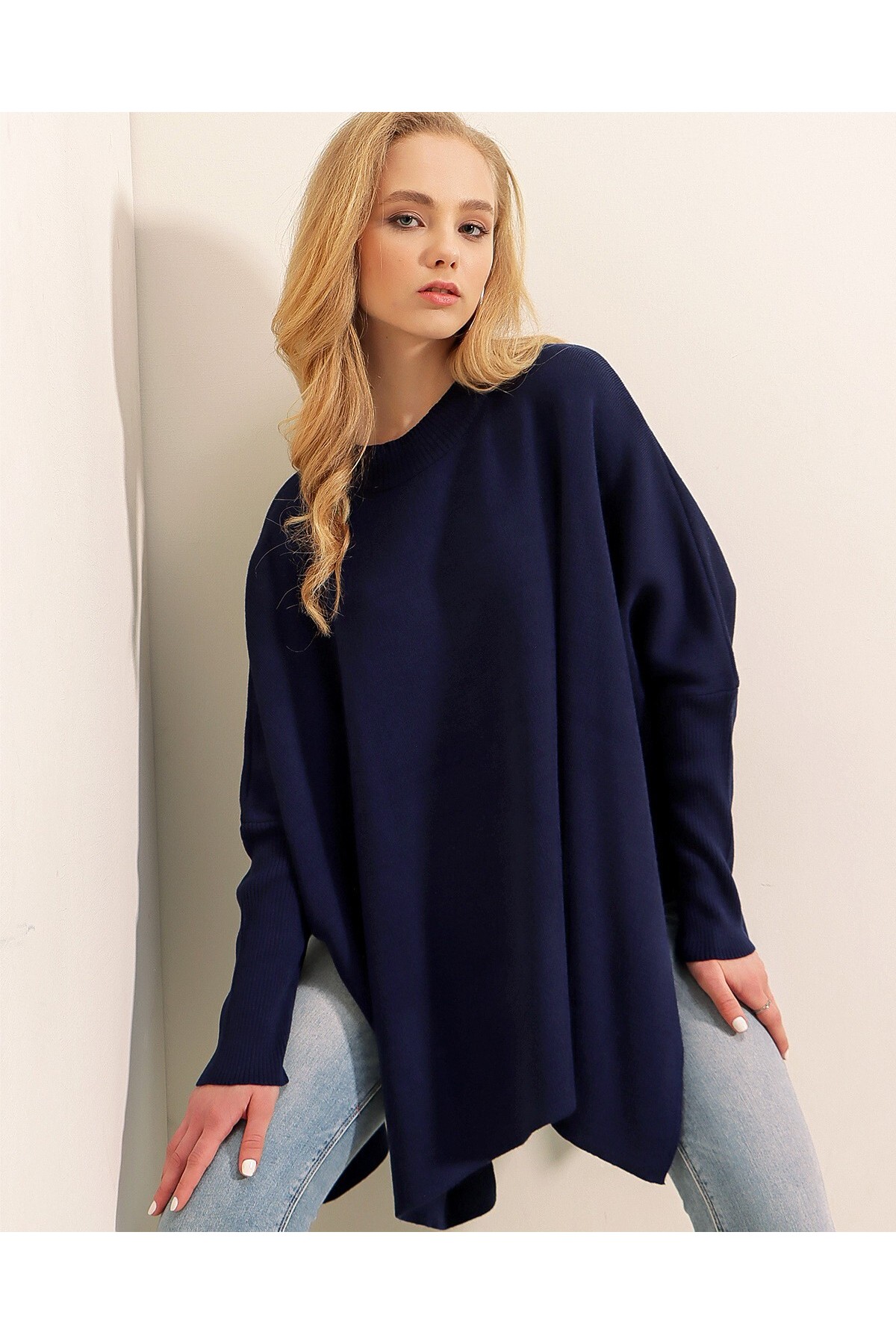 15783 Slit Poncho Sweater 