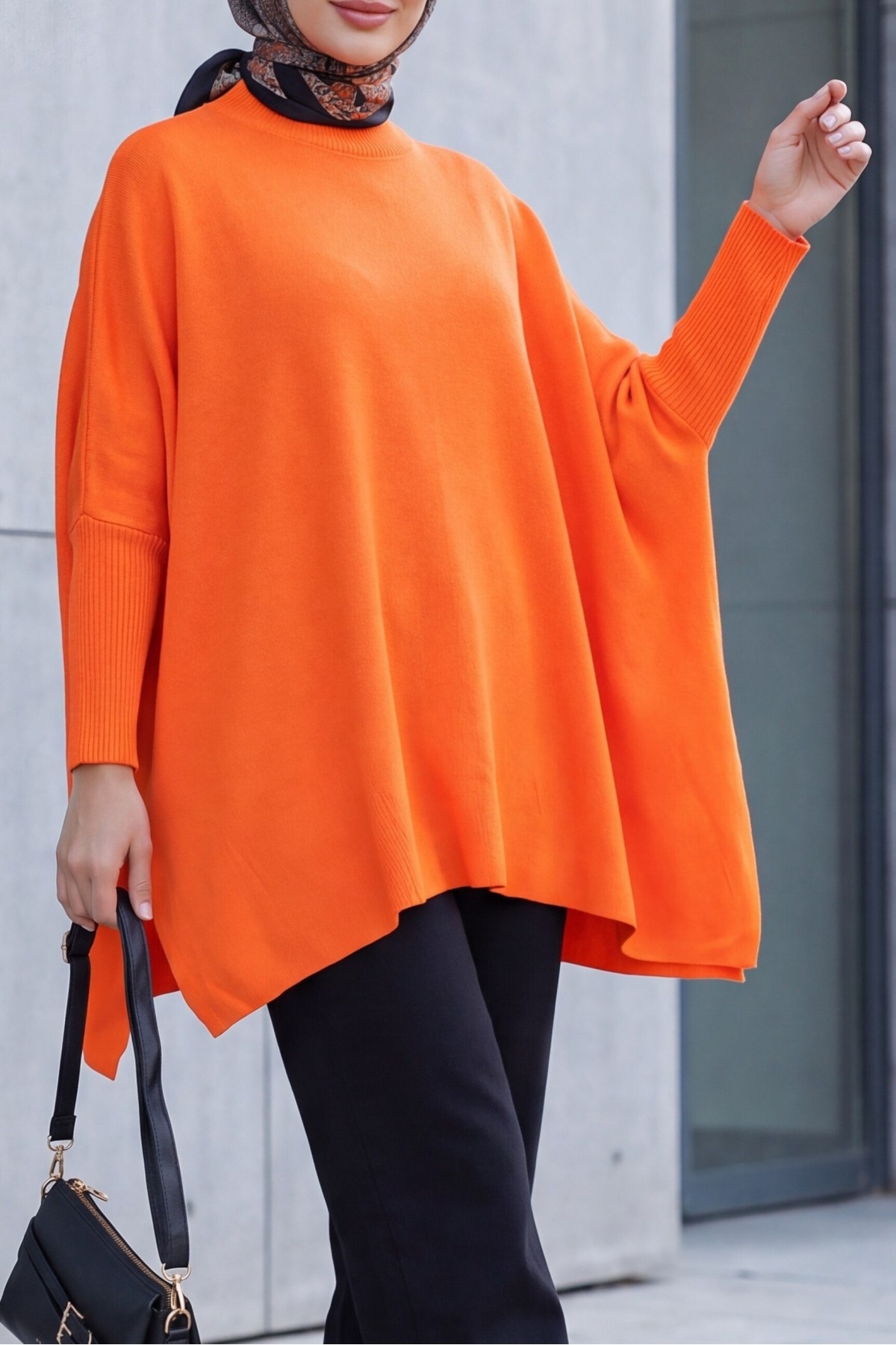 15783 Slit Poncho Sweater 