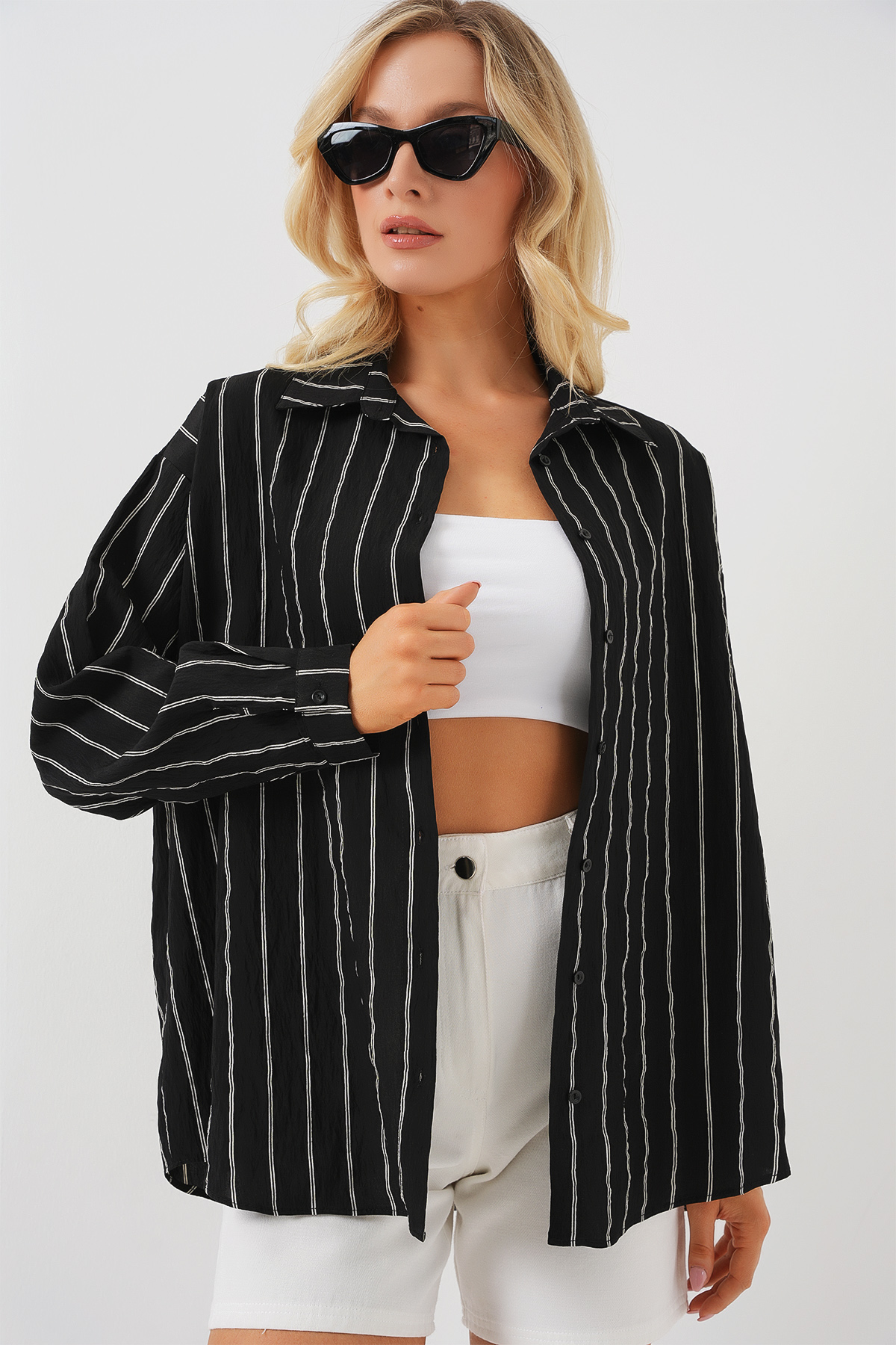 قميص نسائي مخطط واسع 20293 