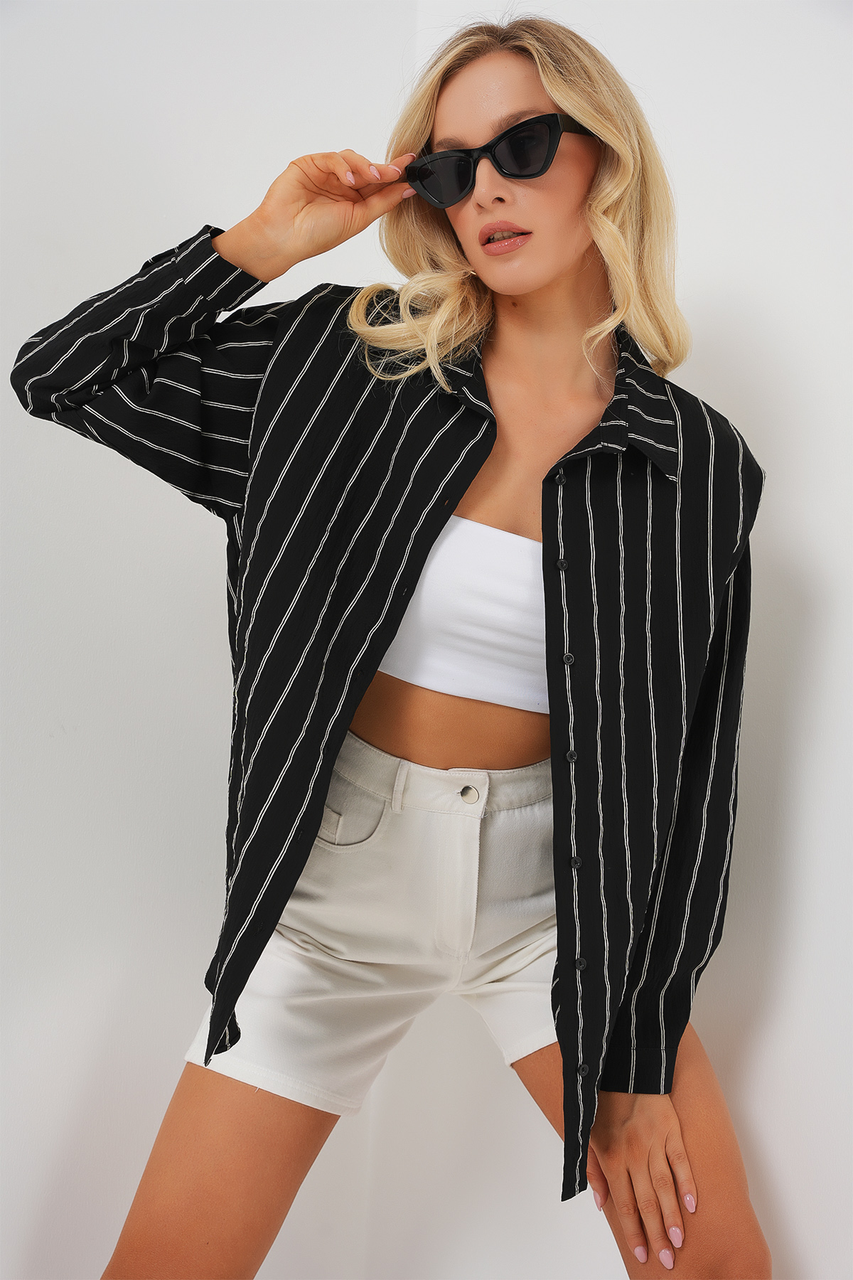 قميص نسائي مخطط واسع 20293 