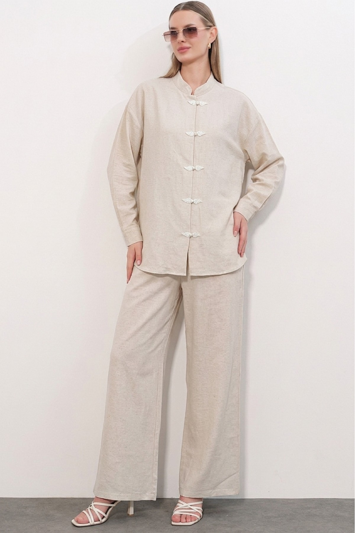 Women's Blouse with Collar Detail 40034 