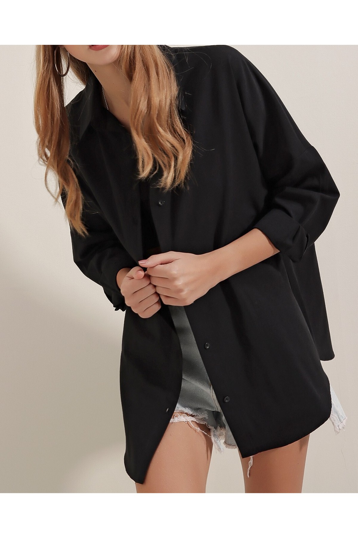 Kadın Siyah Oversize Uzun Basic Gömlek 3900