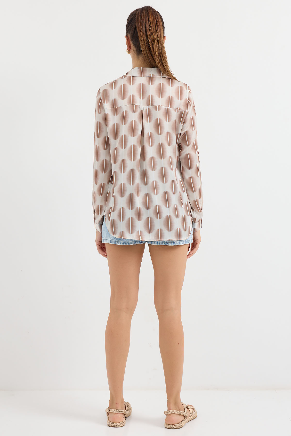 3964 Lightly Flowing Satin Shirt 