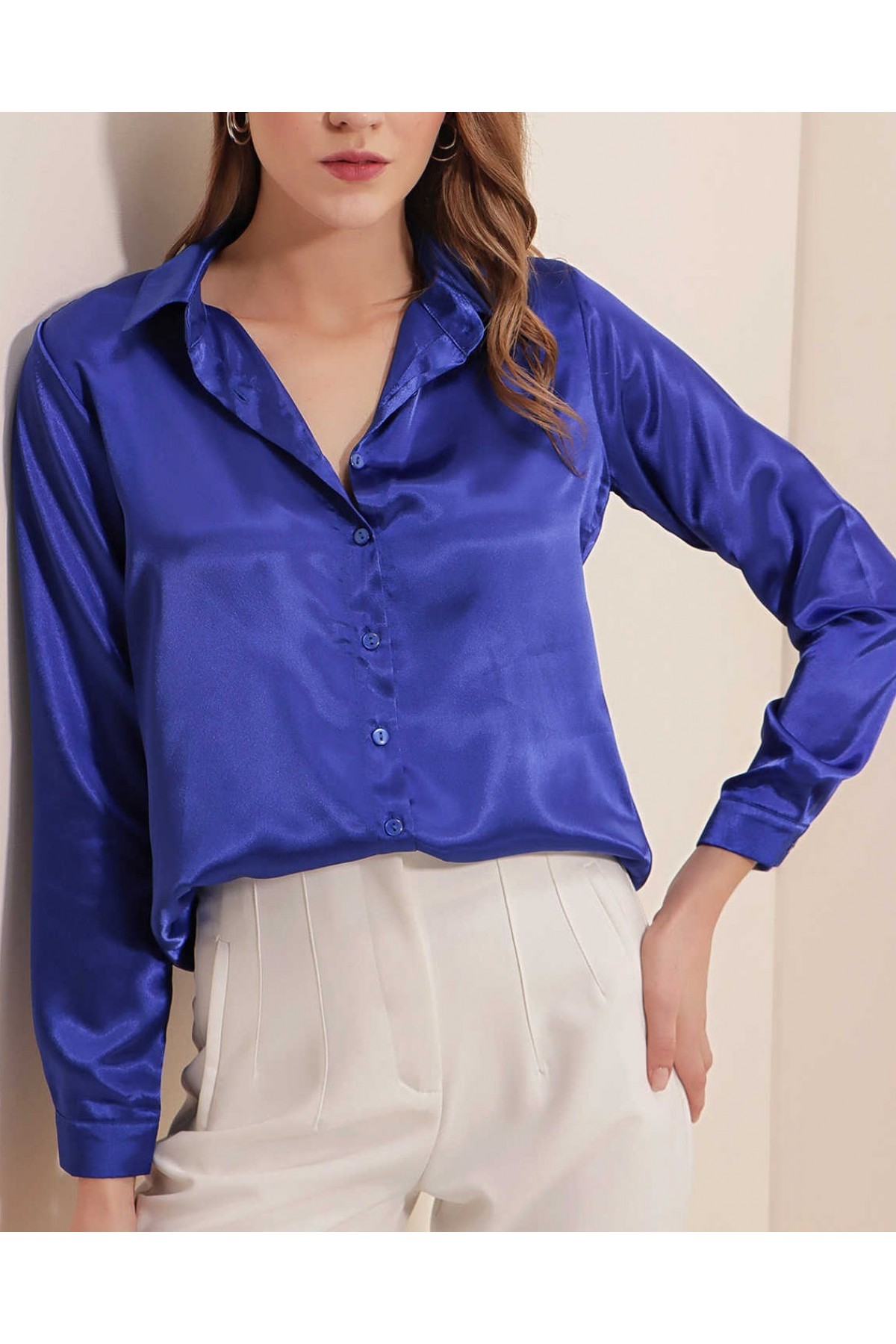 3964 Lightly Flowing Satin Shirt 