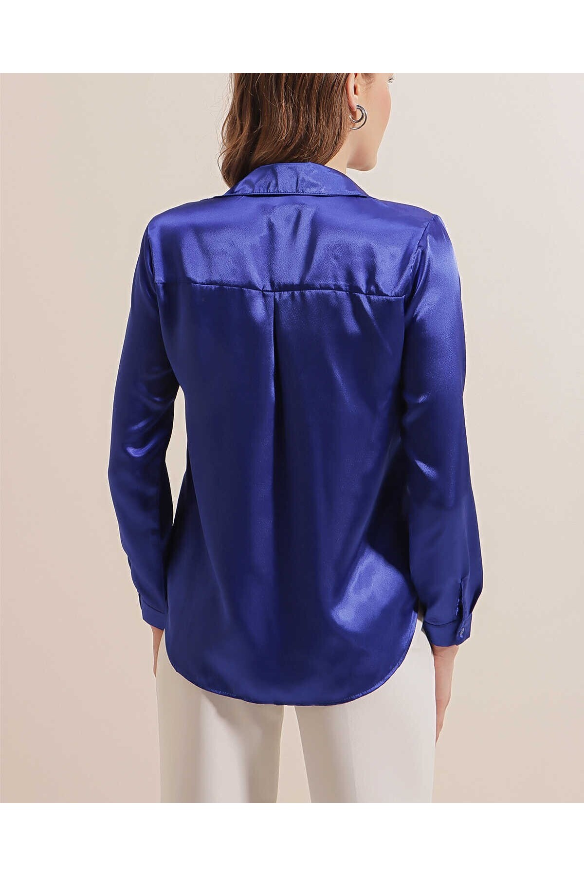 3964 Lightly Flowing Satin Shirt 