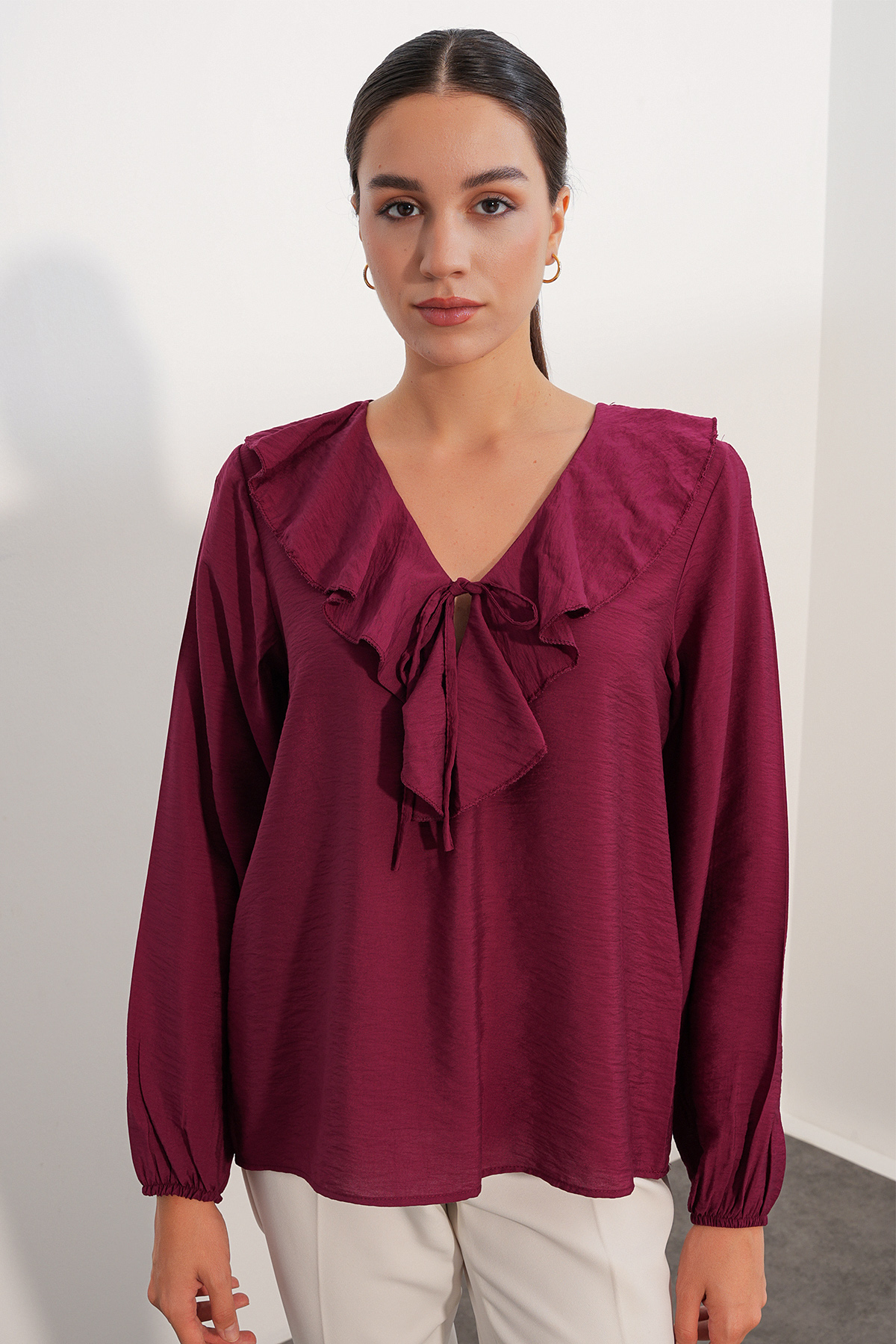 Women's Blouse with Collar Detail 40034 