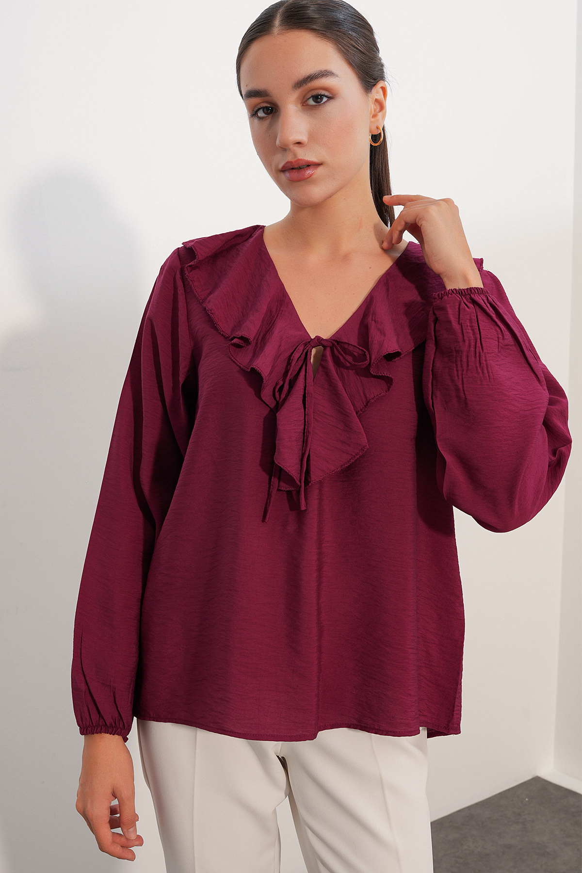 Women's Blouse with Collar Detail 40034 