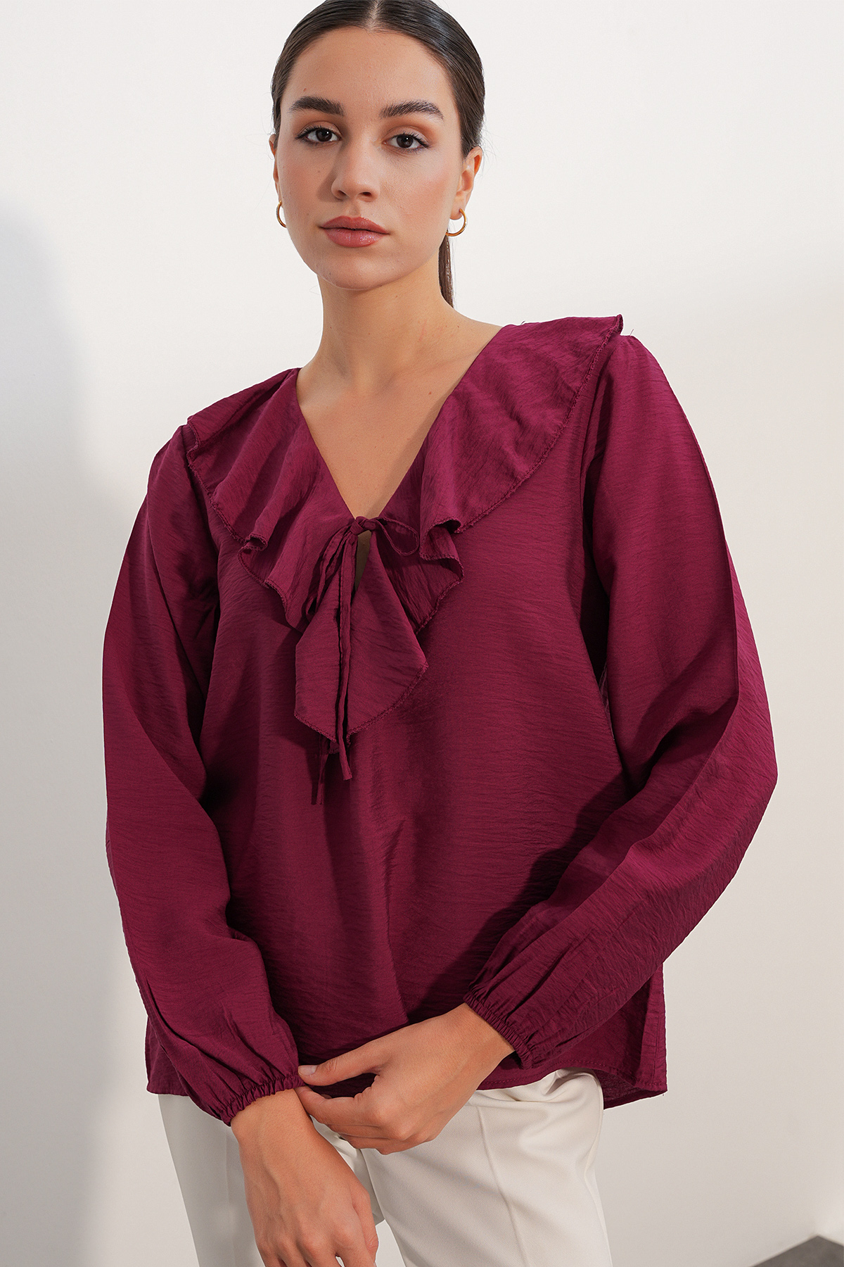 Women's Blouse with Collar Detail 40034 