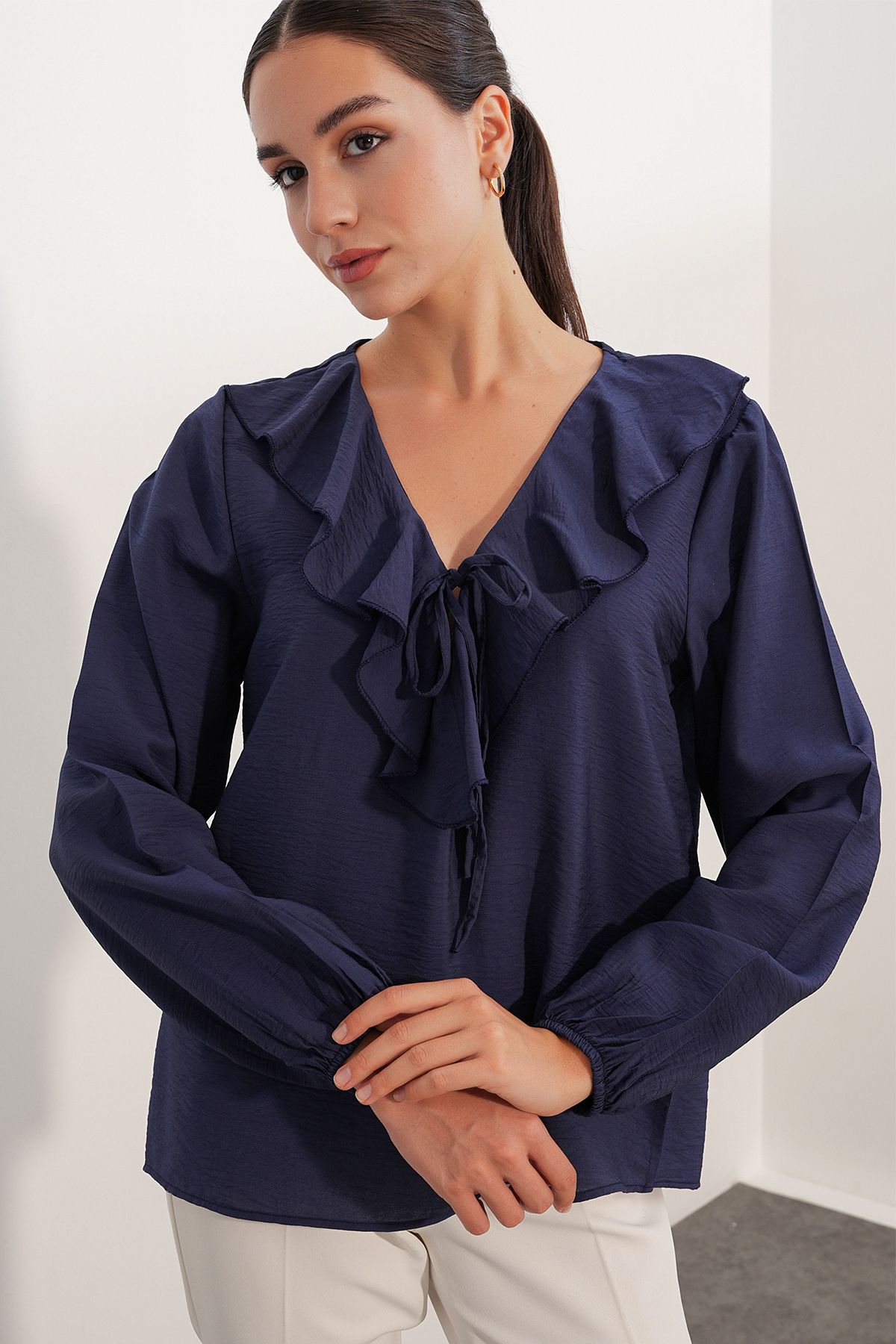 Women's Blouse with Collar Detail 40034 