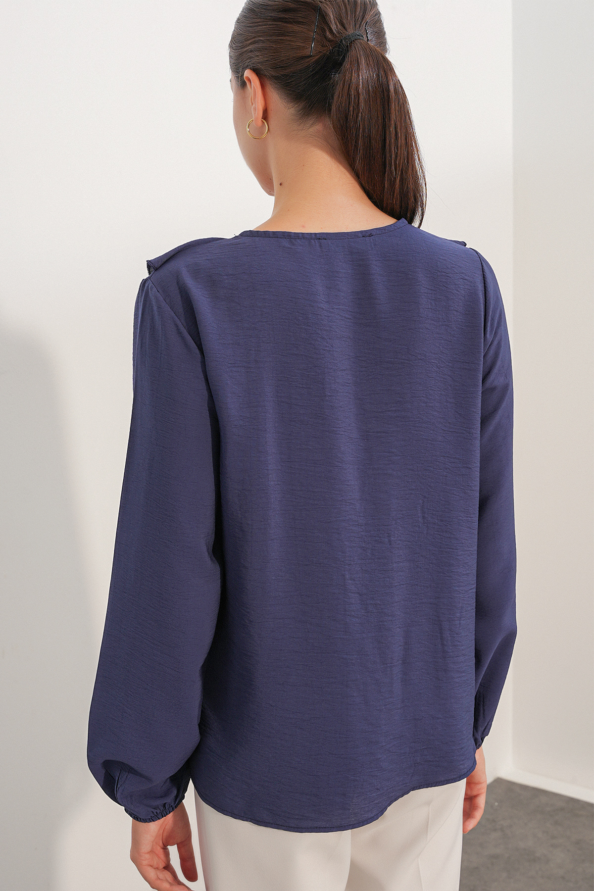 Women's Blouse with Collar Detail 40034 