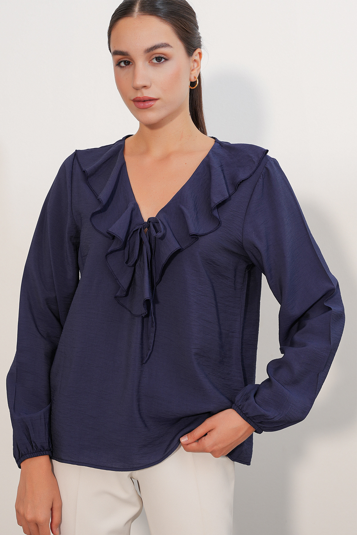 Women's Blouse with Collar Detail 40034 
