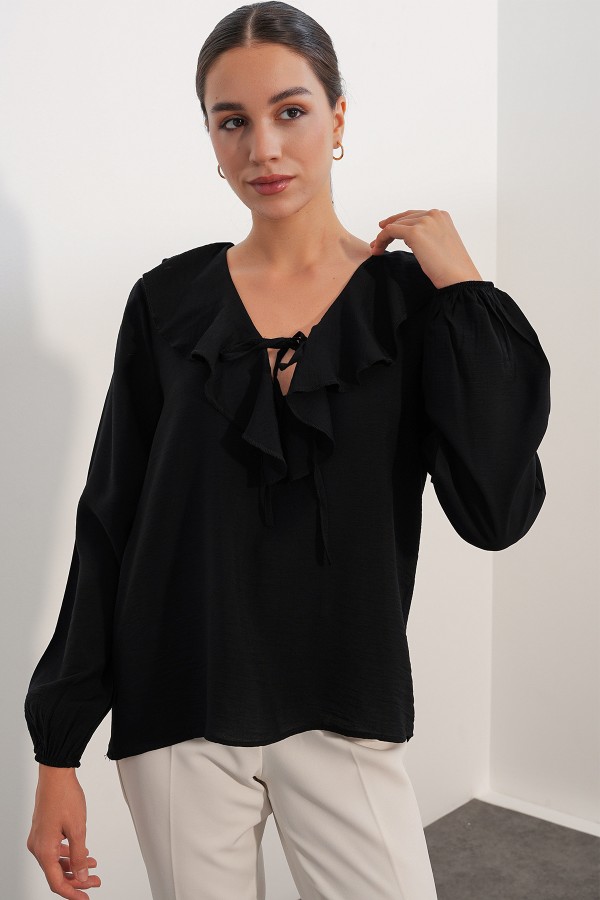 Women's Blouse with Collar Detail 40034 